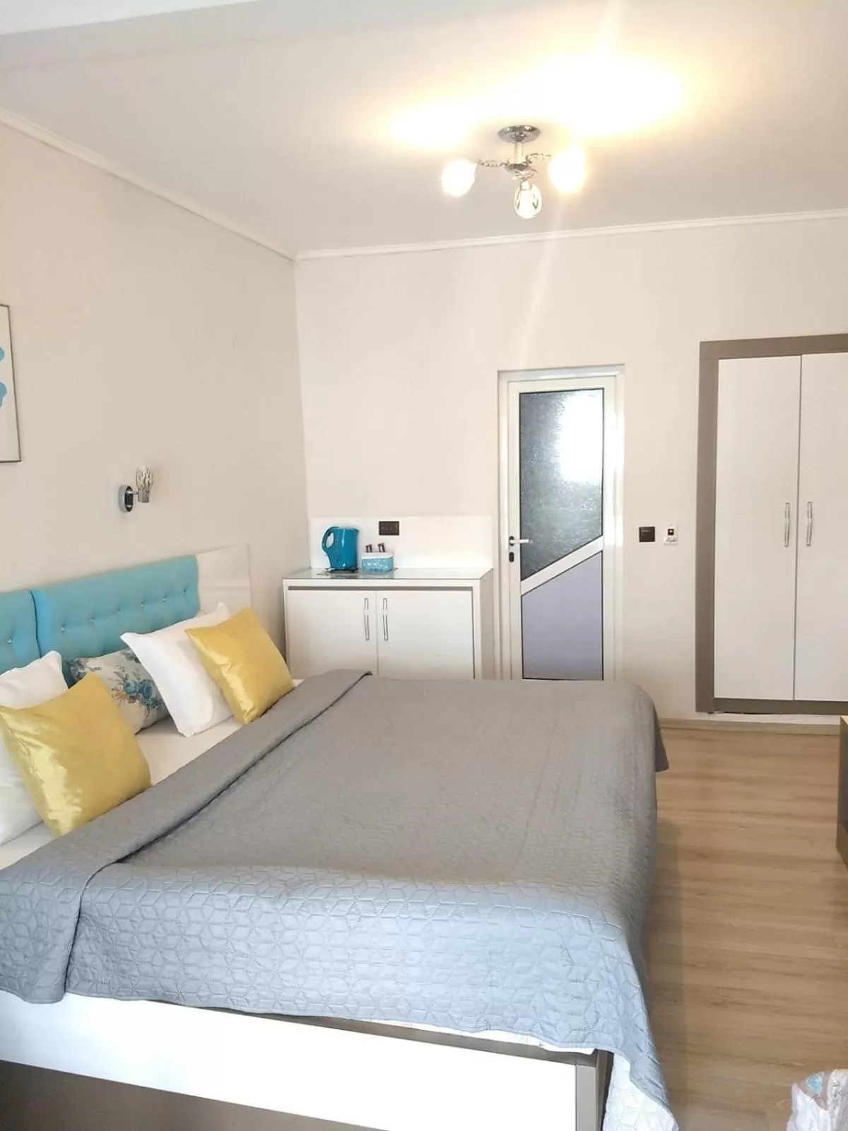 View (from property/room), Bed in White Rose Guest Rooms