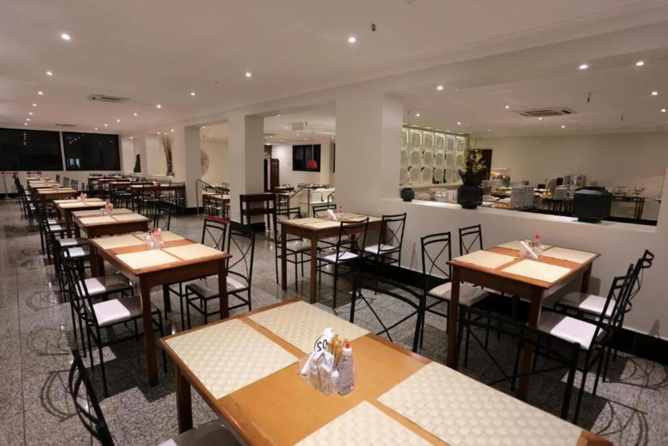 Restaurant/places to eat in Taiwan Hotel