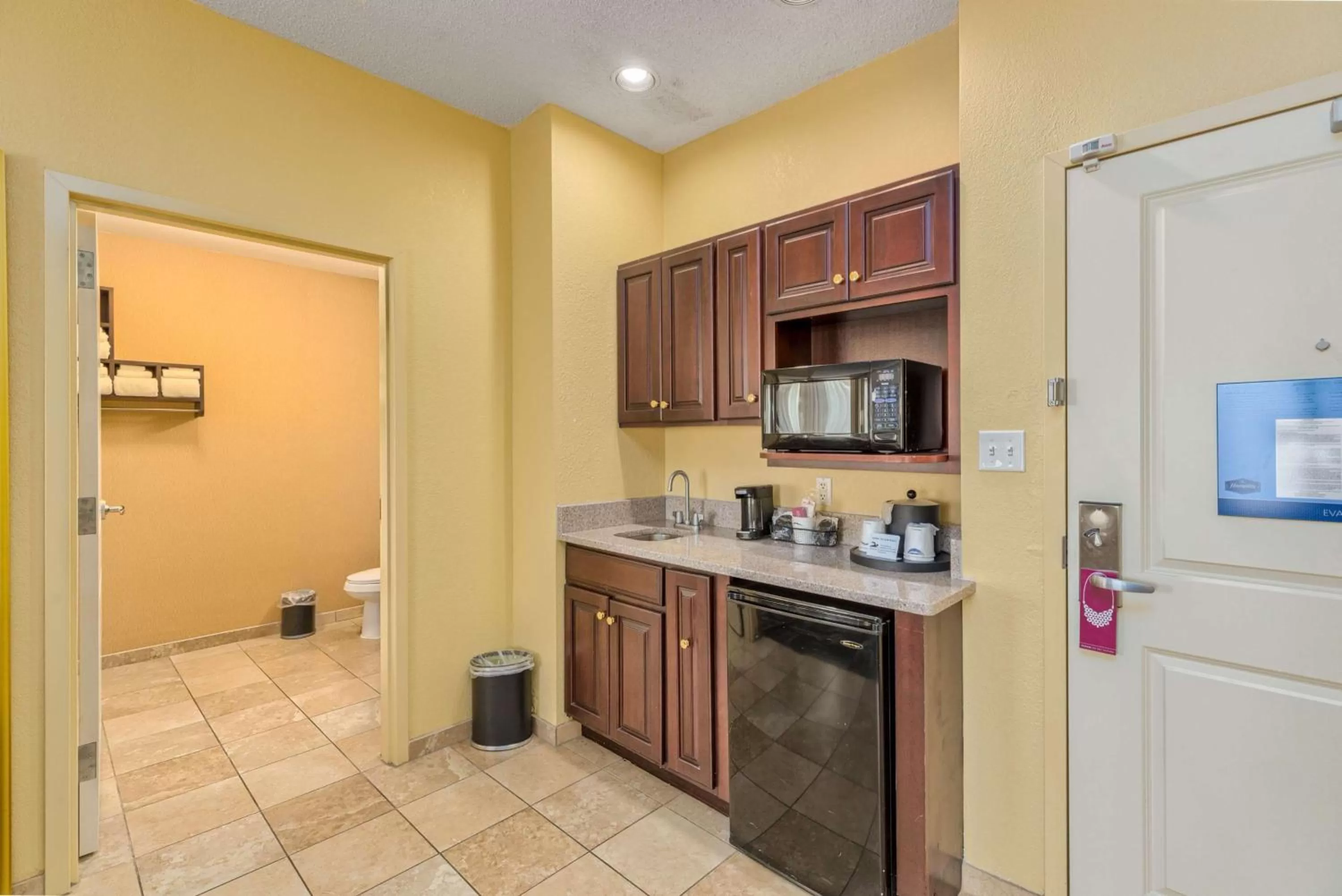 Kitchen or kitchenette in Hampton Inn Owensboro