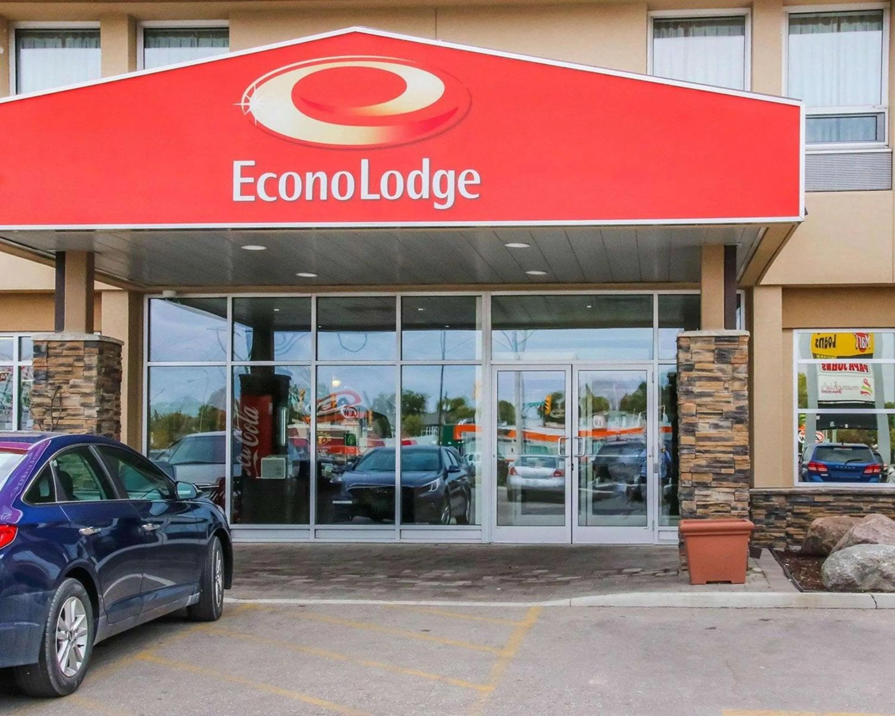 Property building in Econo Lodge