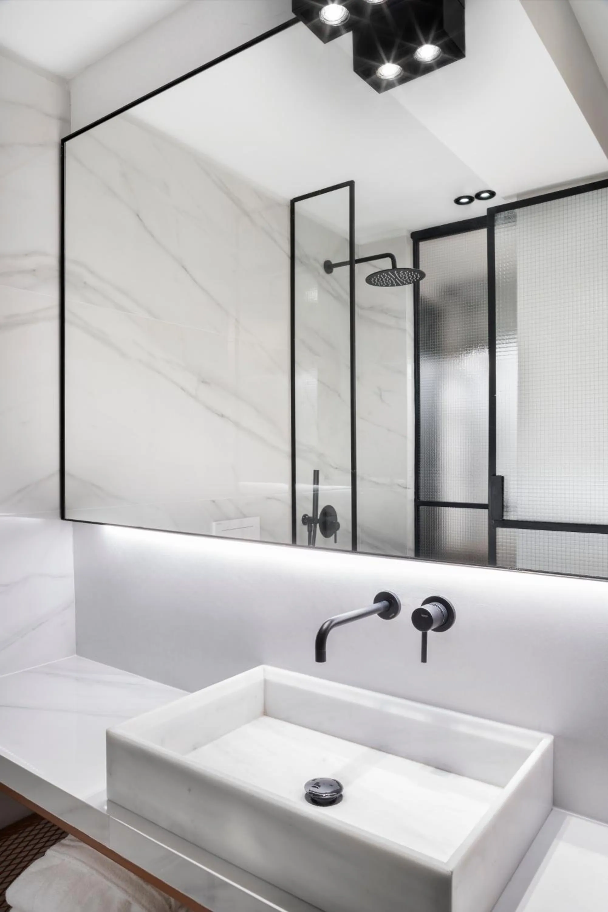 Bathroom in Niki Athens Hotel