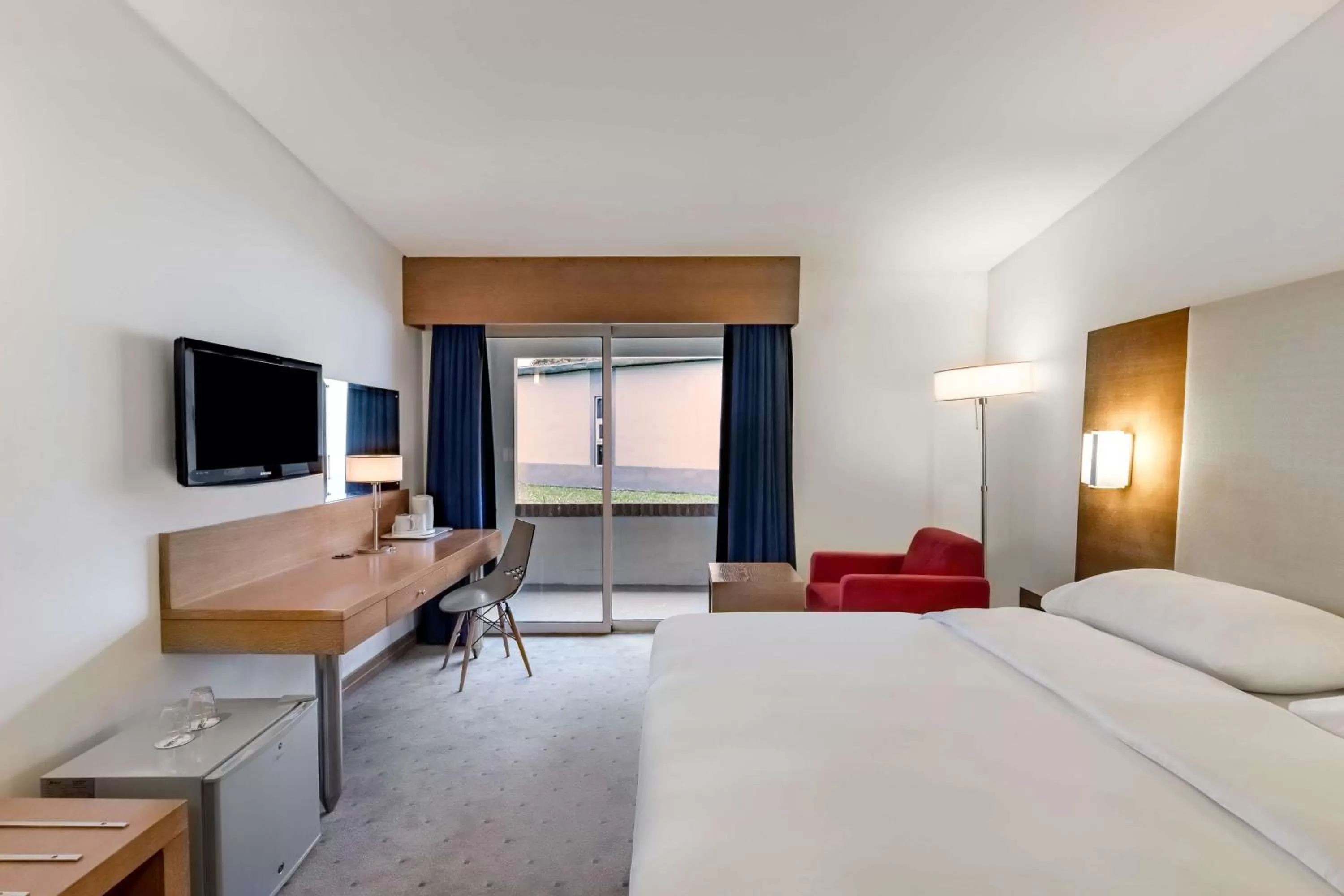 Natural landscape, Bed in Park Inn by Radisson Abeokuta