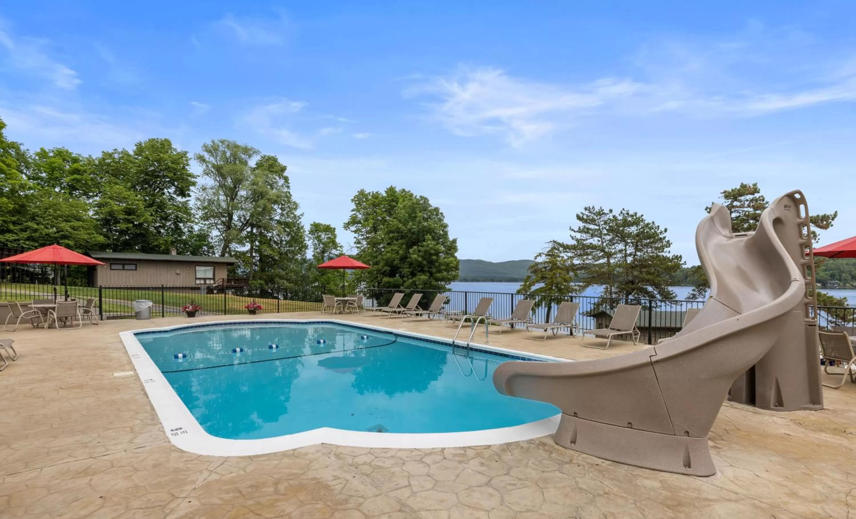 Swimming Pool in The Inn at Erlowest