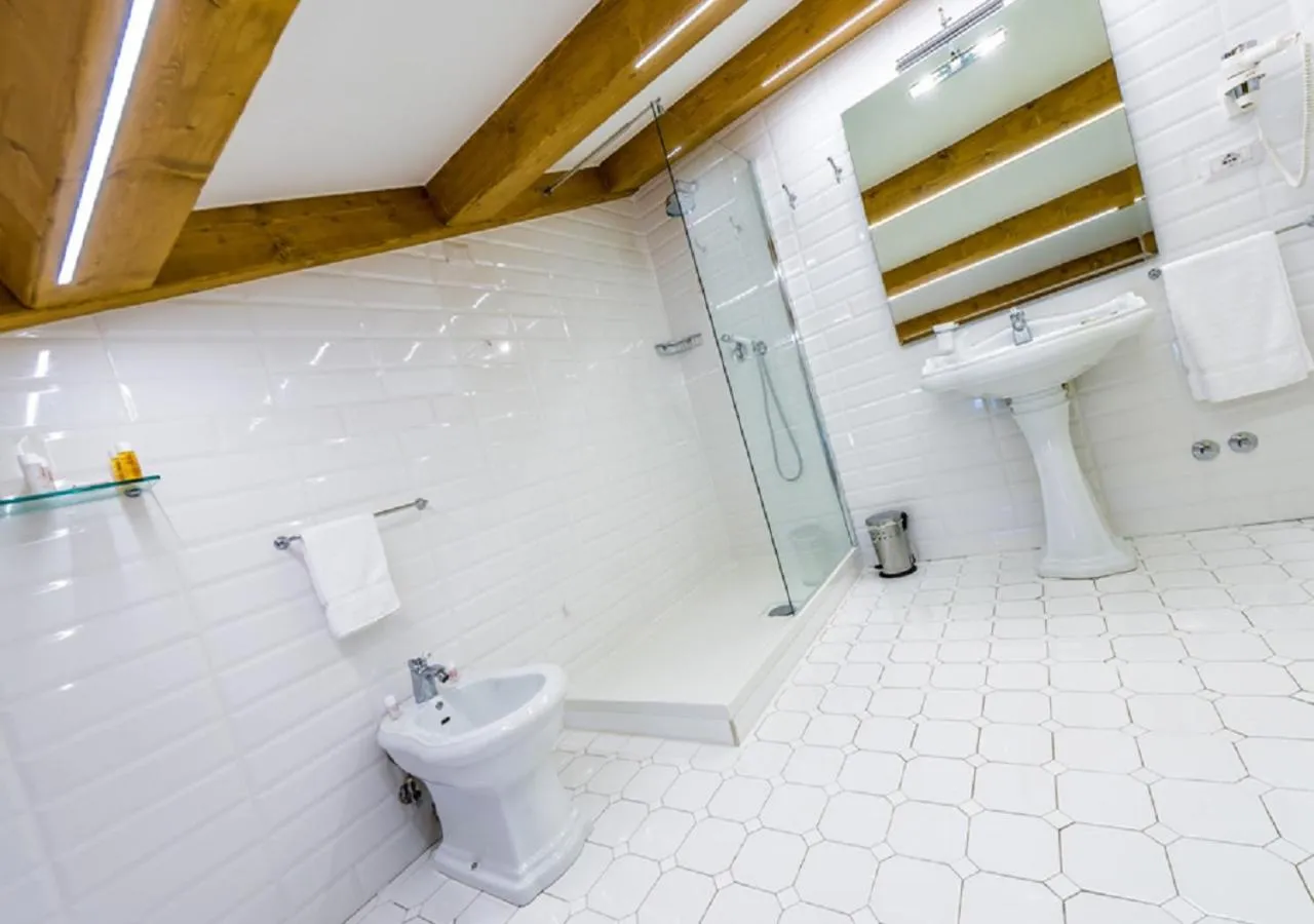 Shower in Relais Paradiso Resort & Spa