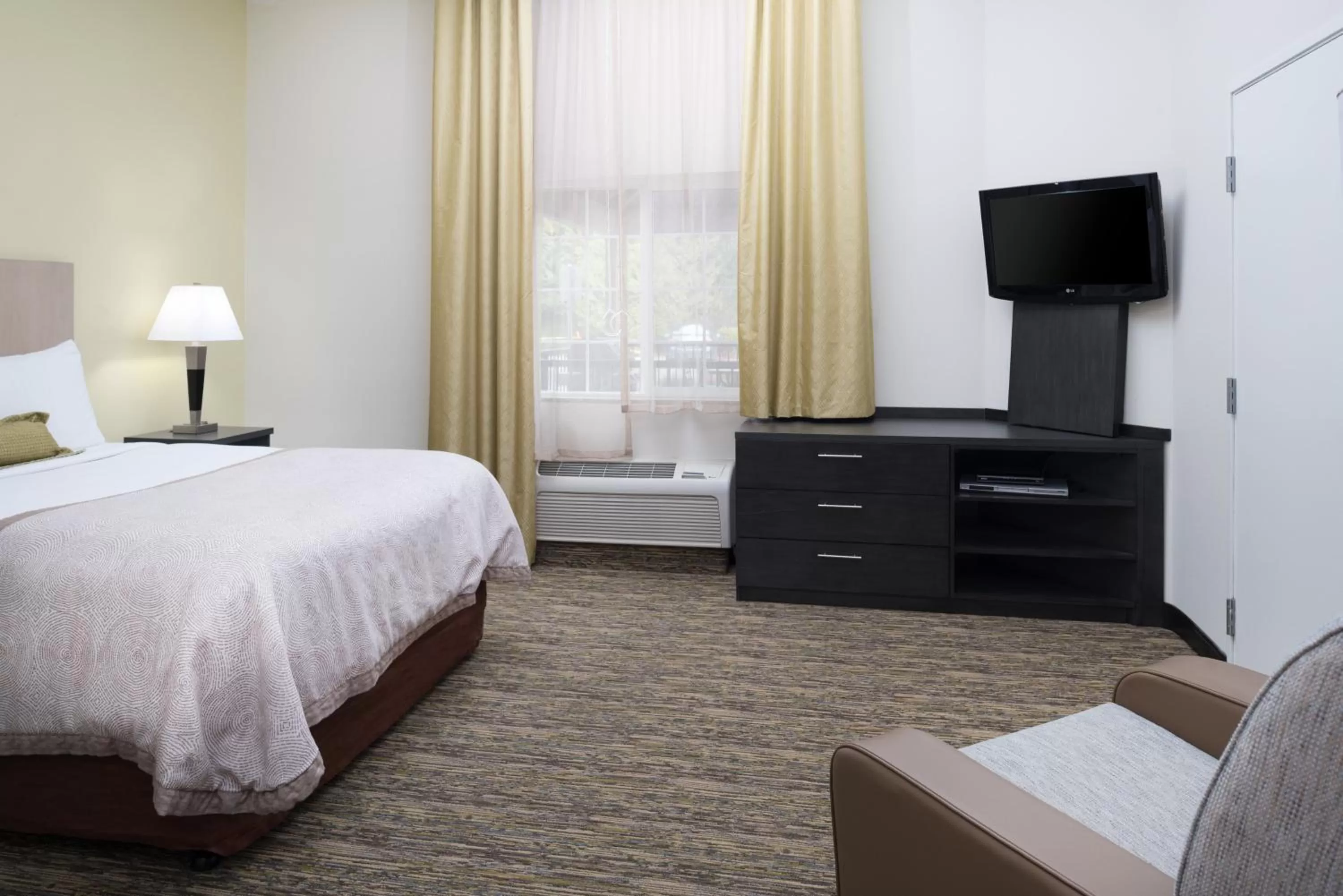 Photo of the whole room, Bed in Candlewood Suites Olympia - Lacey by IHG