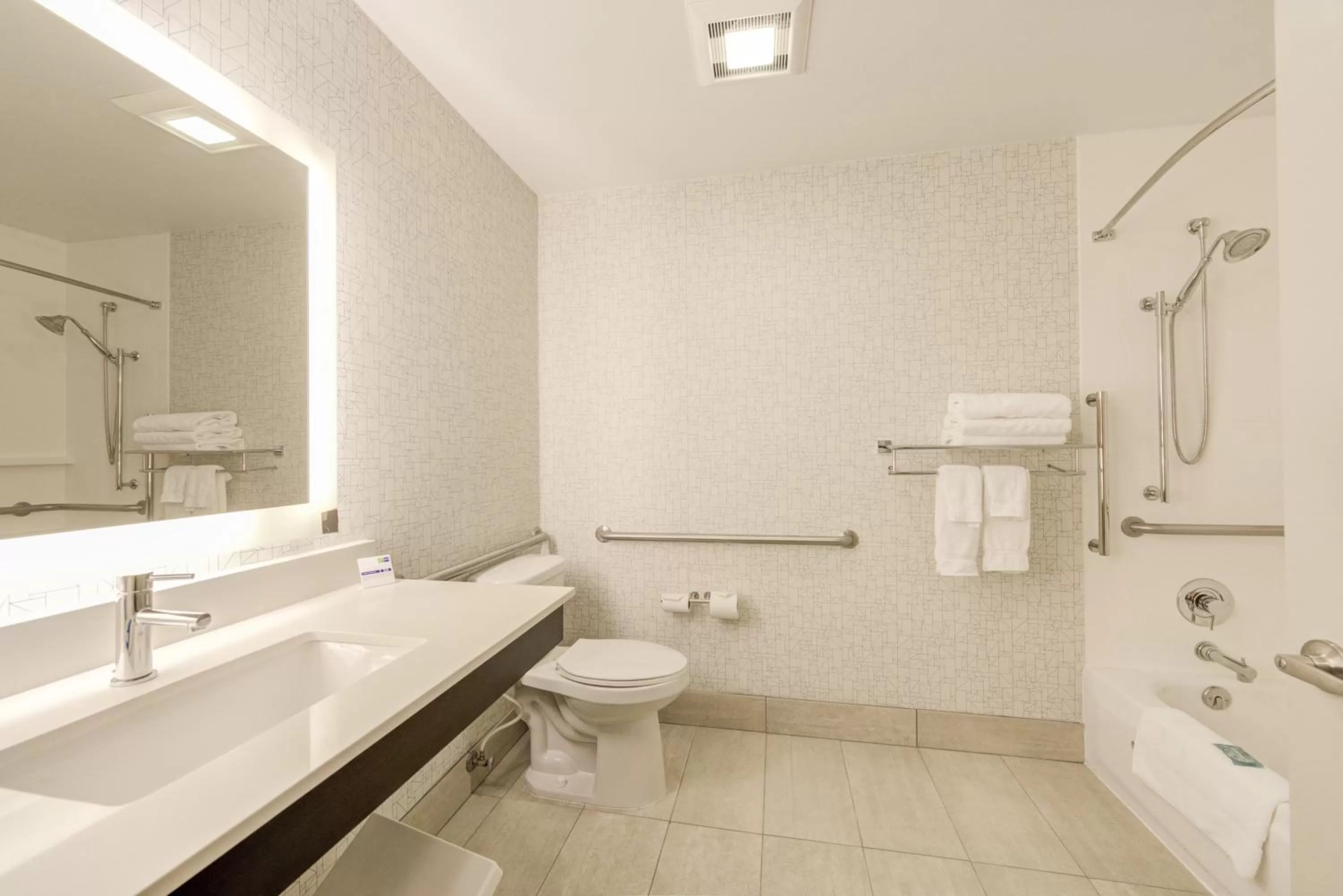 Bathroom in Holiday Inn Express Newberg - Wine Country by IHG