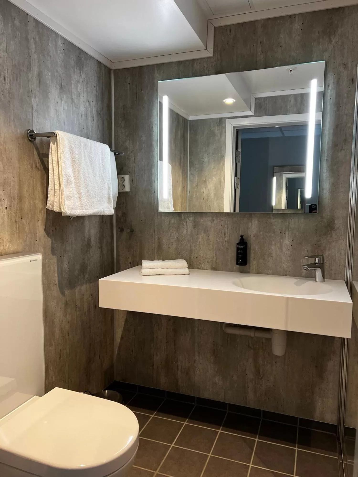 Bathroom in Frichs Ekspress Åndalsnes