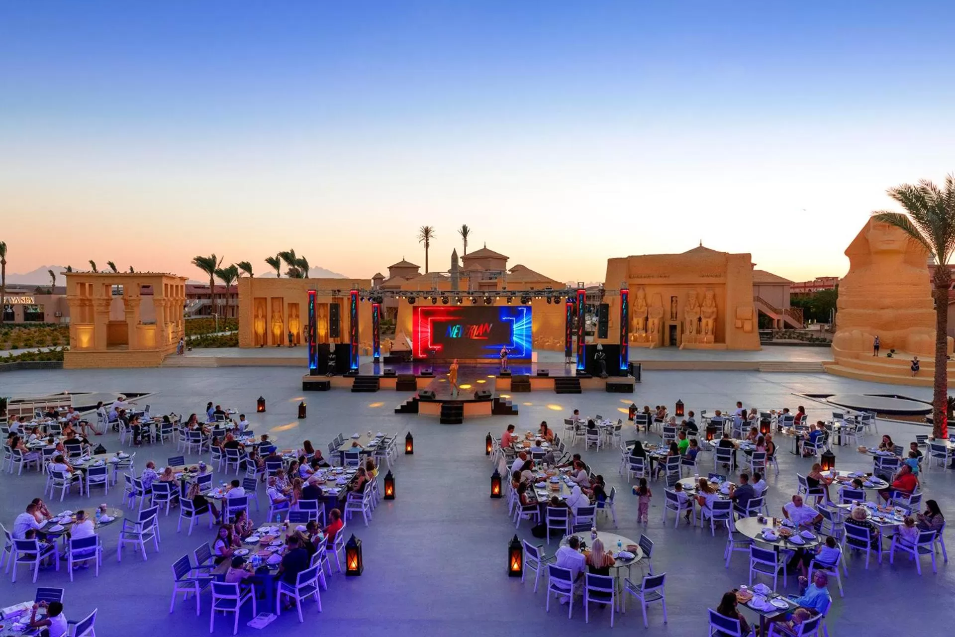 Entertainment in Neverland City Hurghada - Pickalbatros