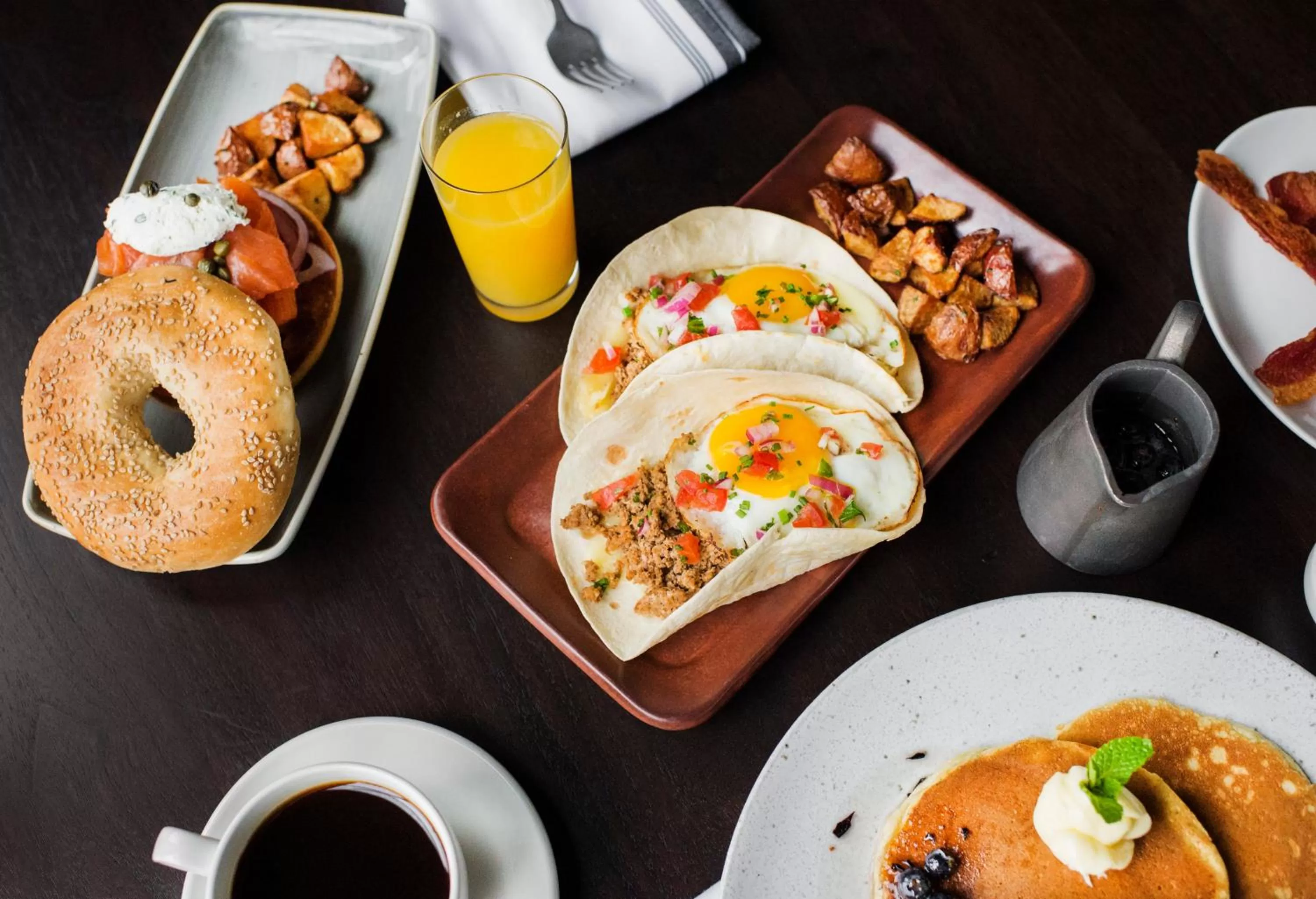 Restaurant/places to eat in Kimpton Taconic Hotel by IHG