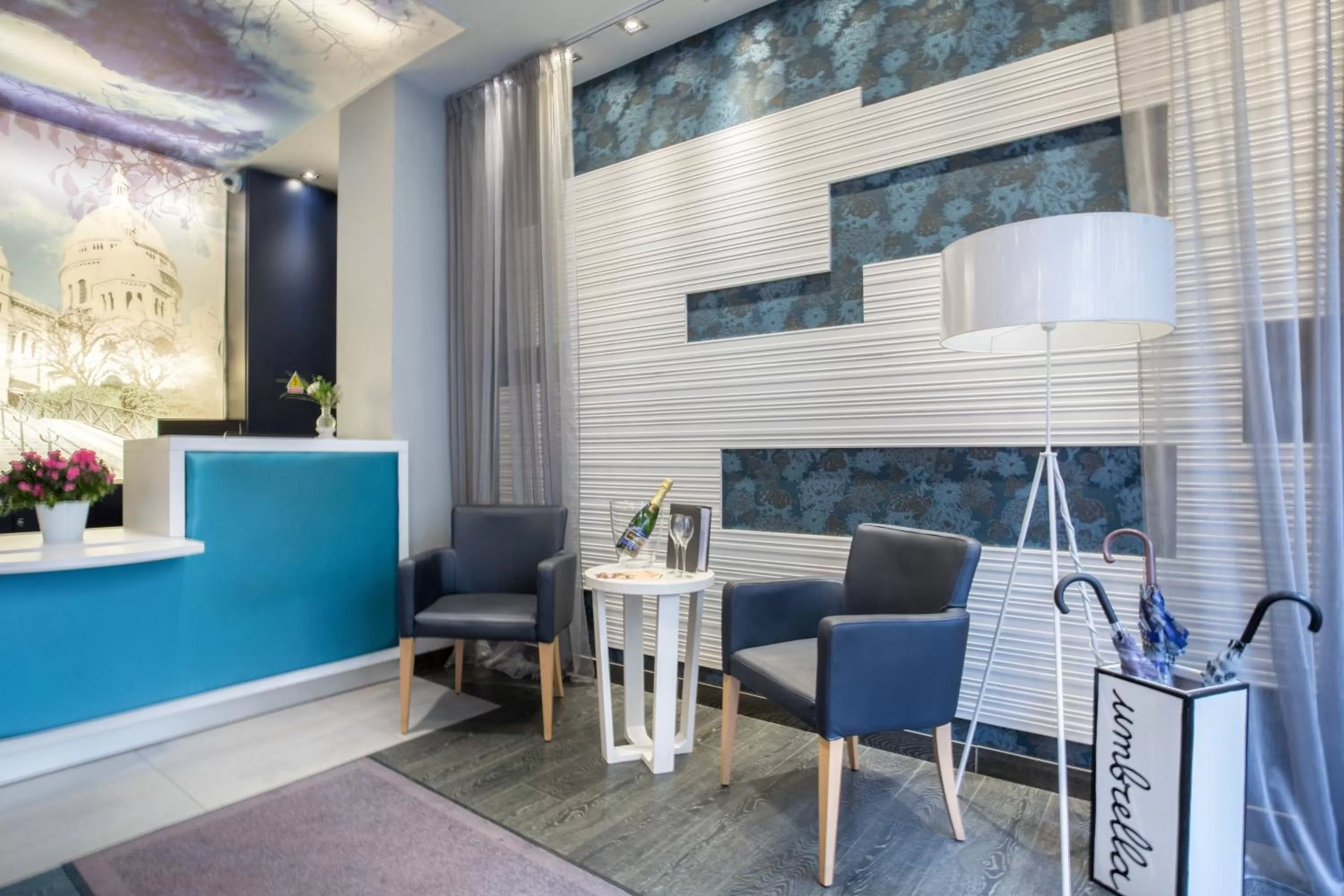 Living room in Prince Albert Montmartre