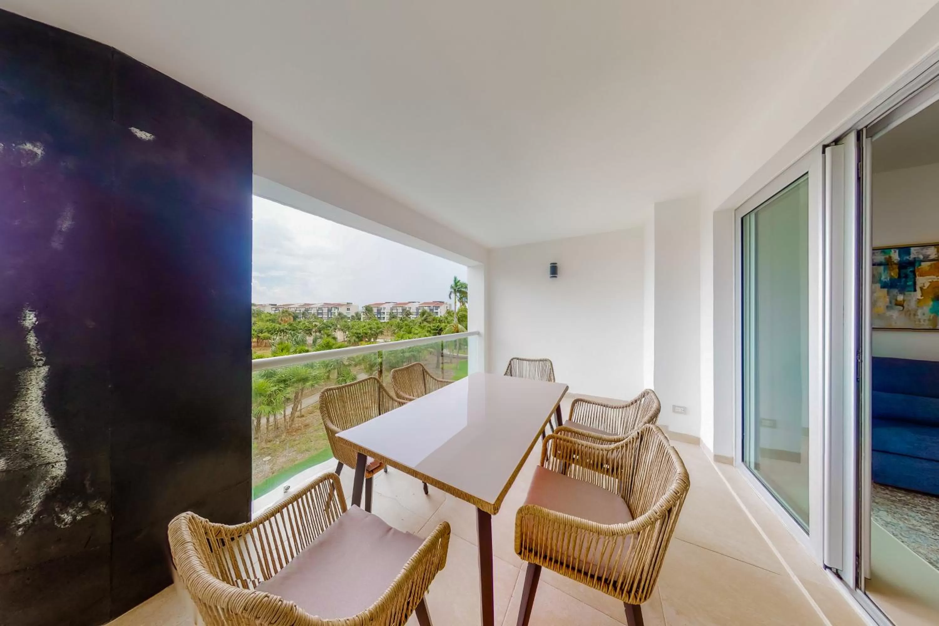 Balcony/Terrace in Hakuna Matata 725N at Mareazul Beachfront