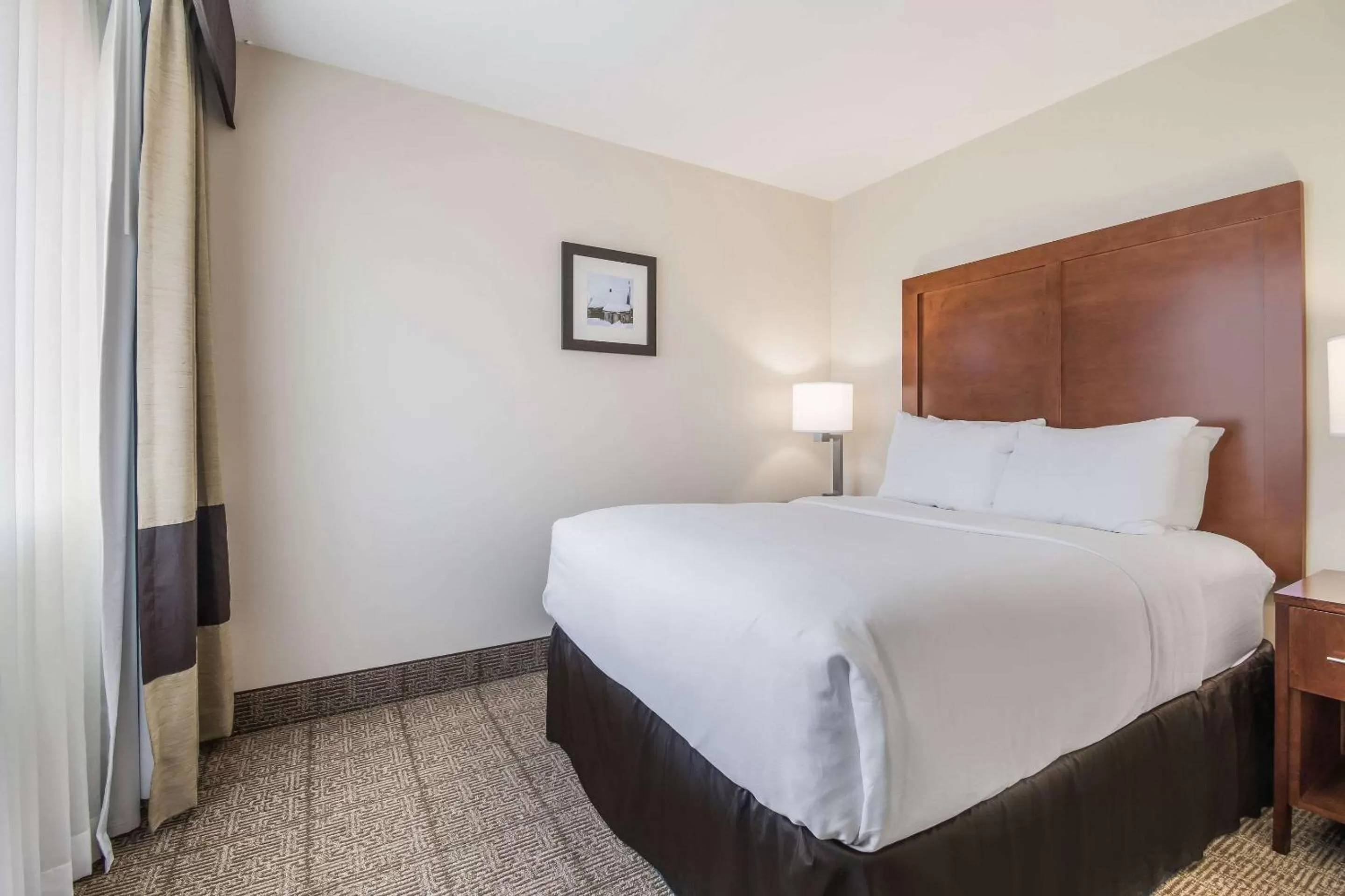 Photo of the whole room, Bed in Comfort Inn Newport