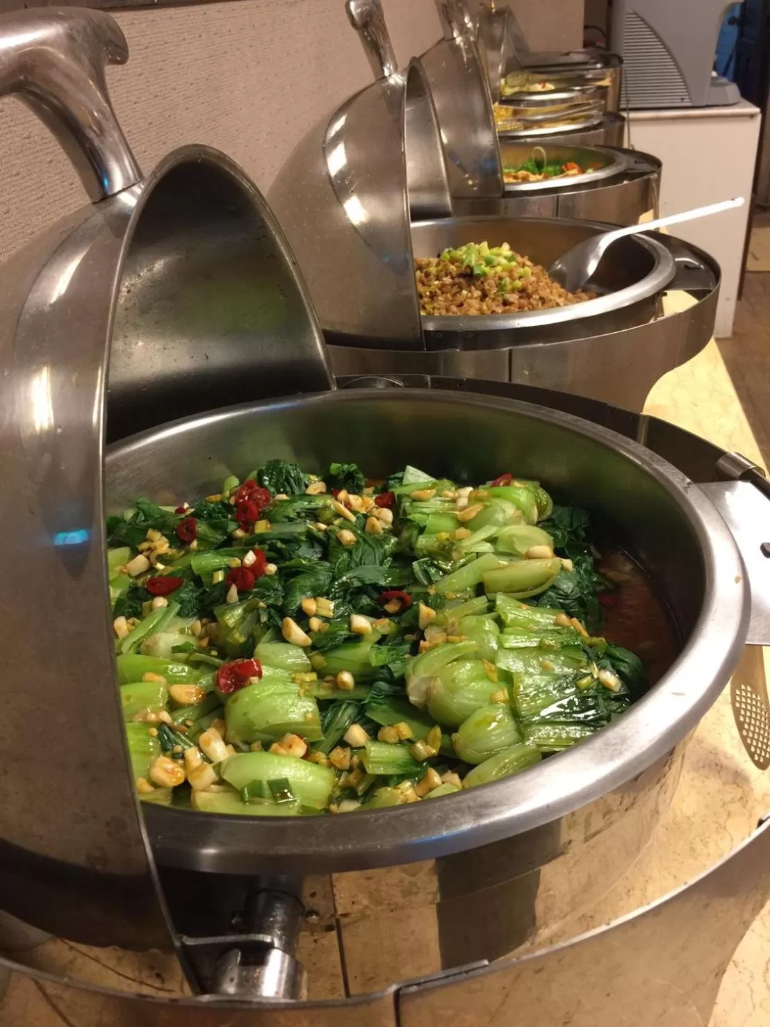 Restaurant/places to eat in Unique Hotel