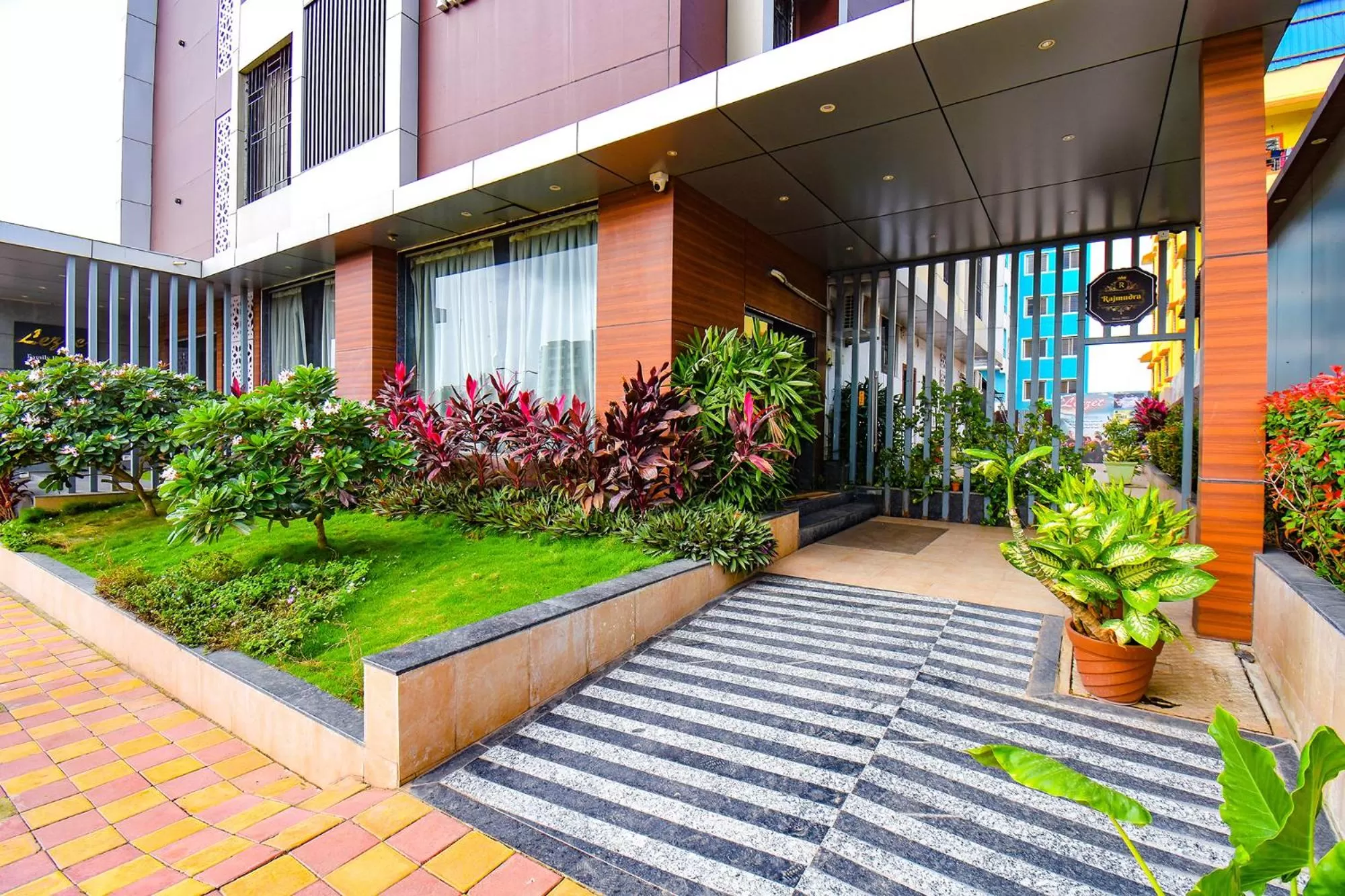 Property building in FabHotel Prime Rajmudra - Nr Butterfly Park - Hinjawadi