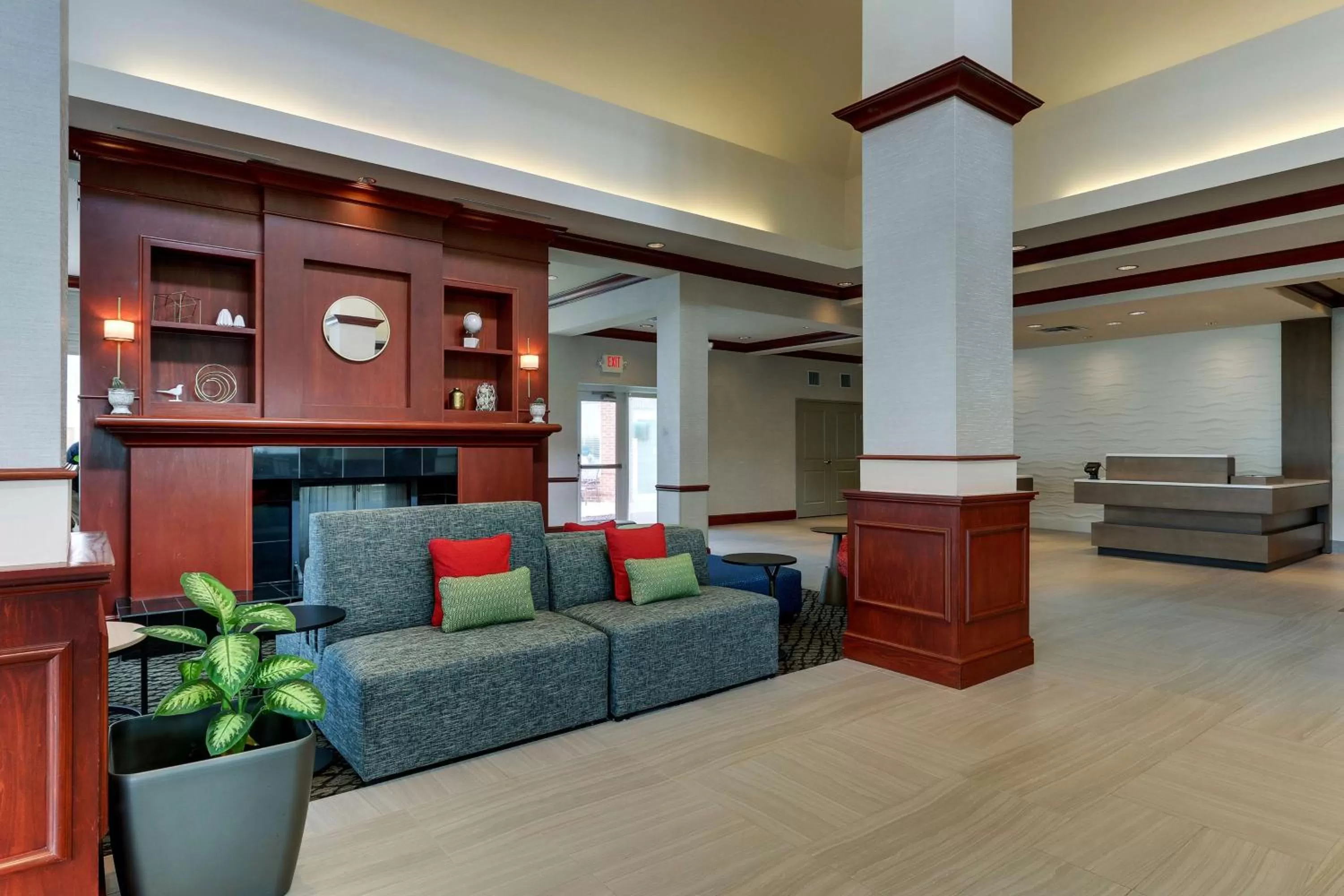 Lobby or reception in Hilton Garden Inn Indianapolis Airport