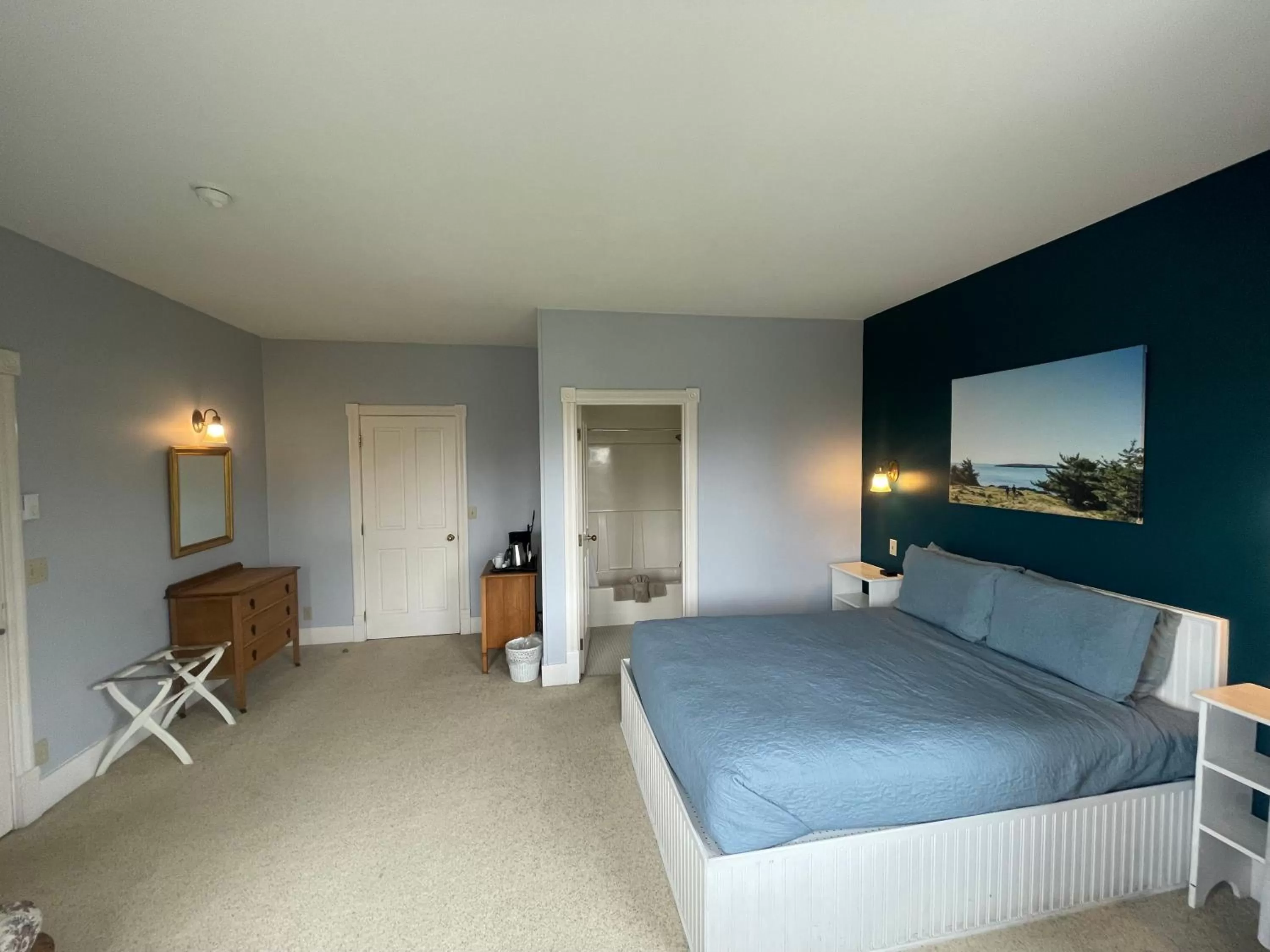 Bed in The Edenwild Boutique Inn