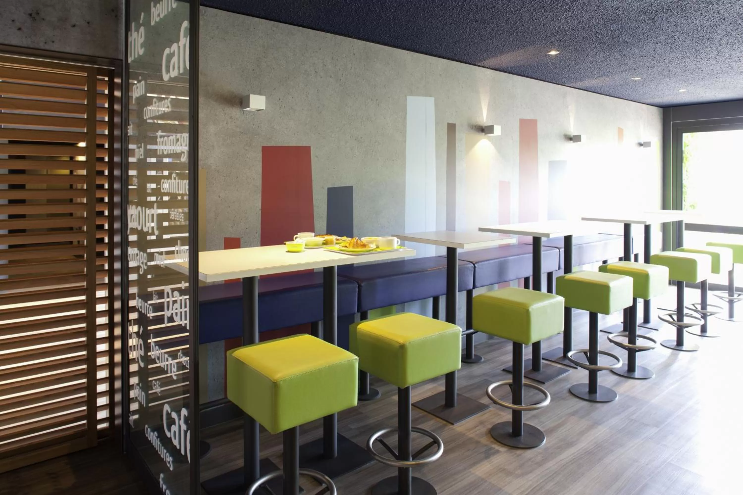 Restaurant/places to eat in IBIS Budget Tarbes