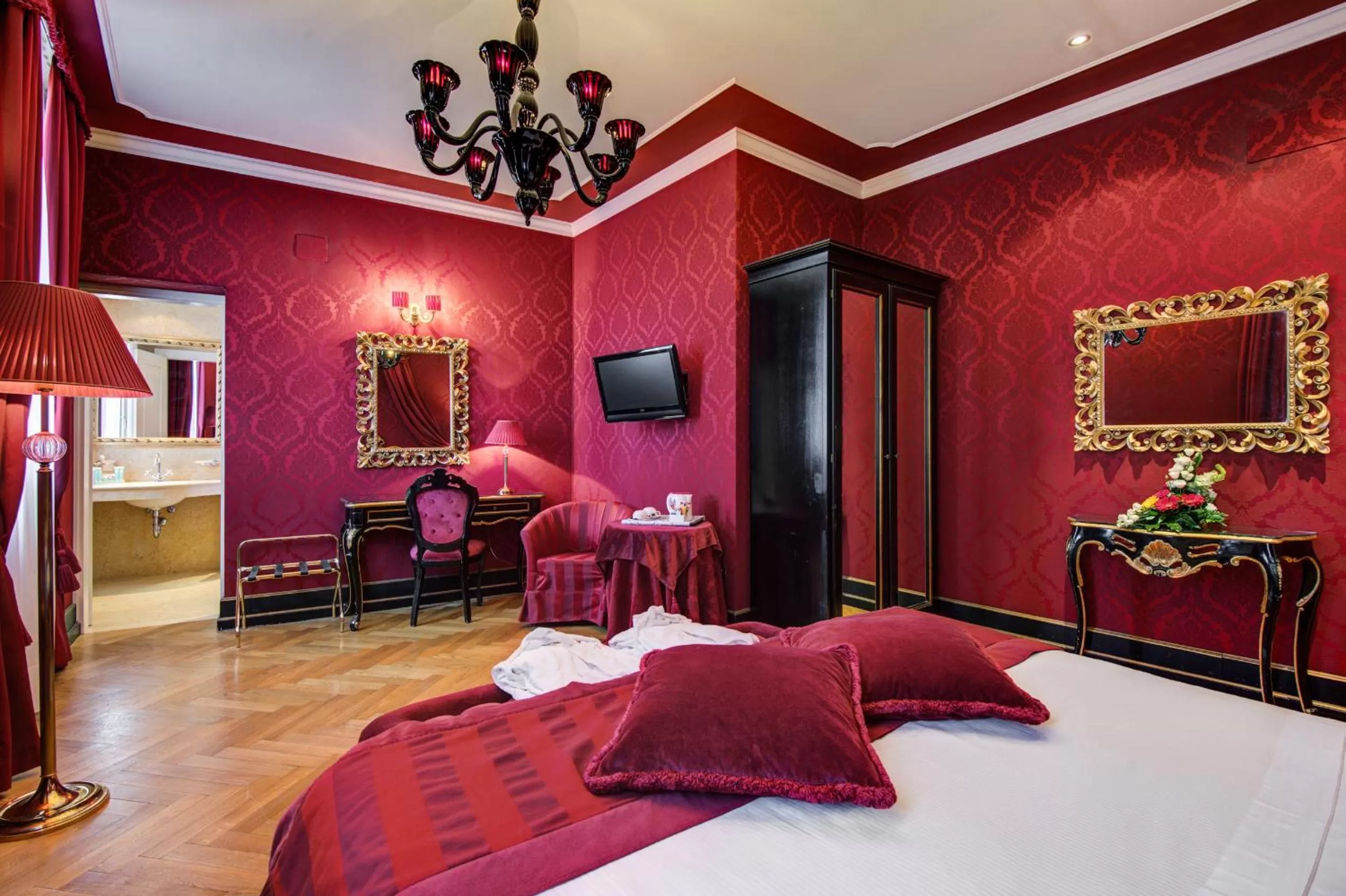 Photo of the whole room, Bed in Hotel Al Duca Di Venezia