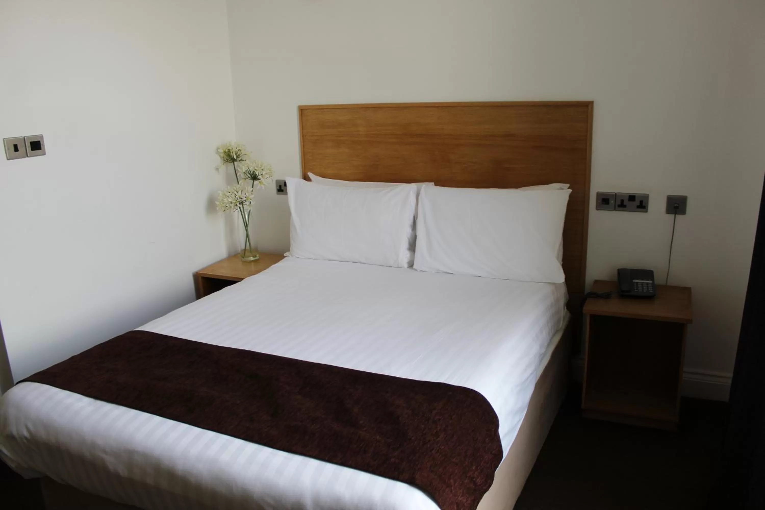 Bedroom, Bed in Four Saints Brig Y Don Hotel