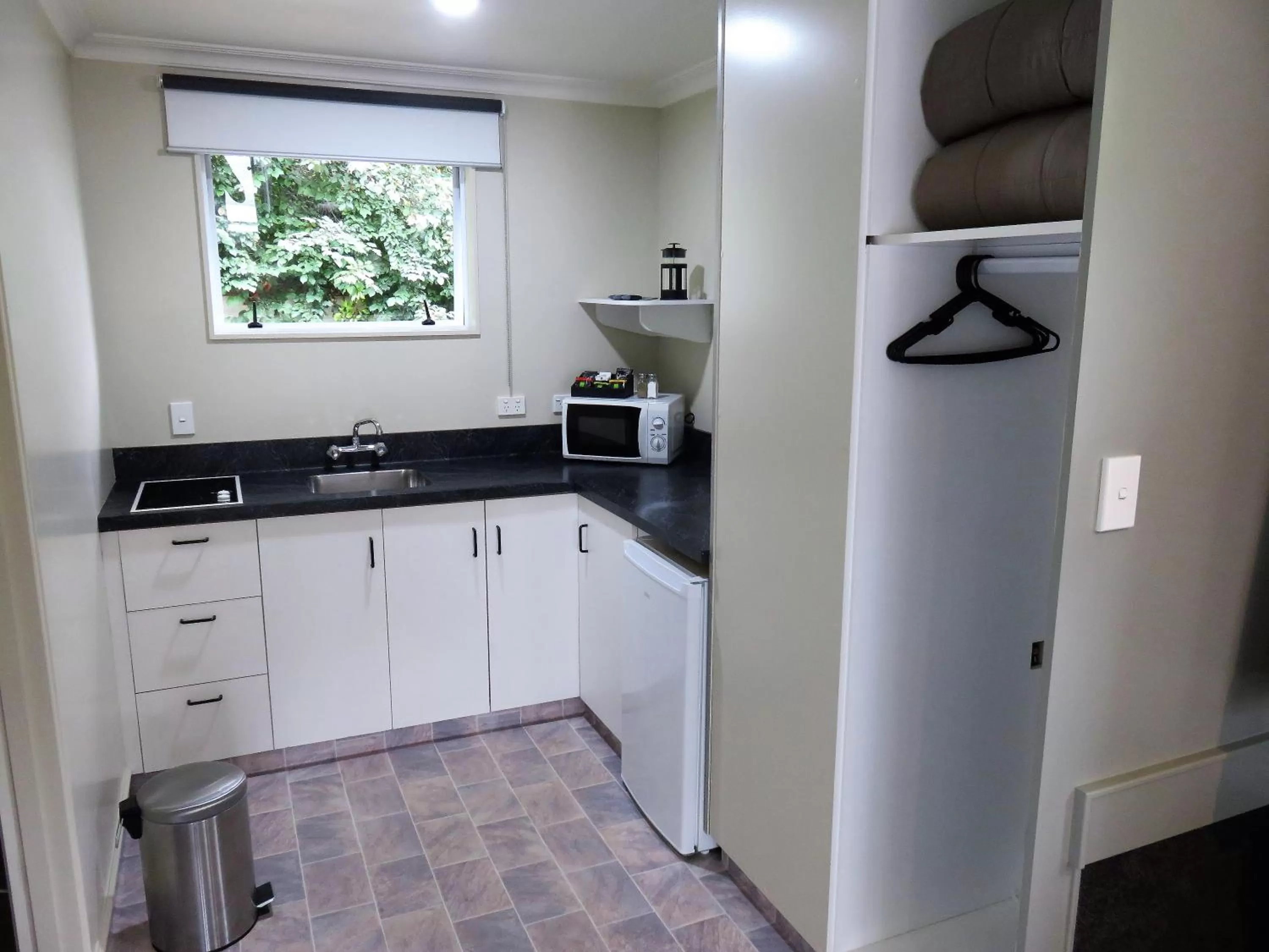 Coffee/tea facilities in Admirals Motor Lodge