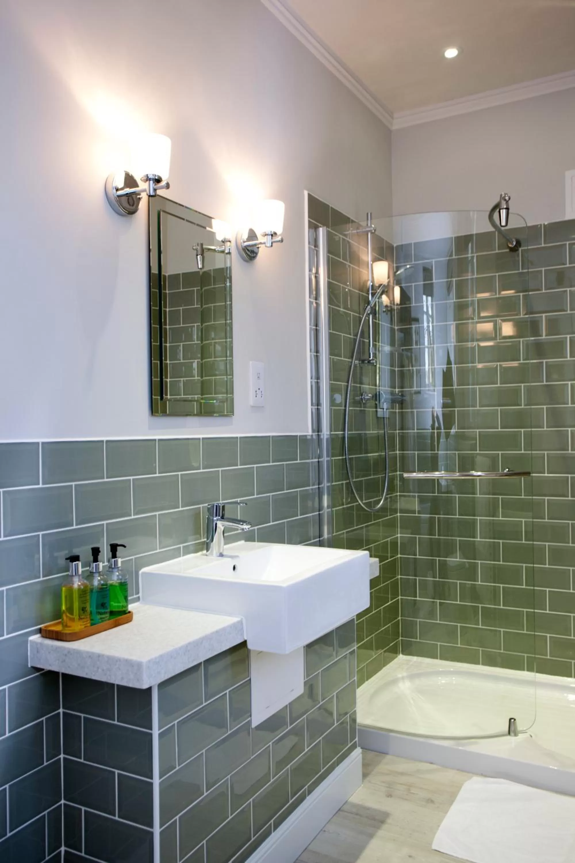 Shower in The Alverton