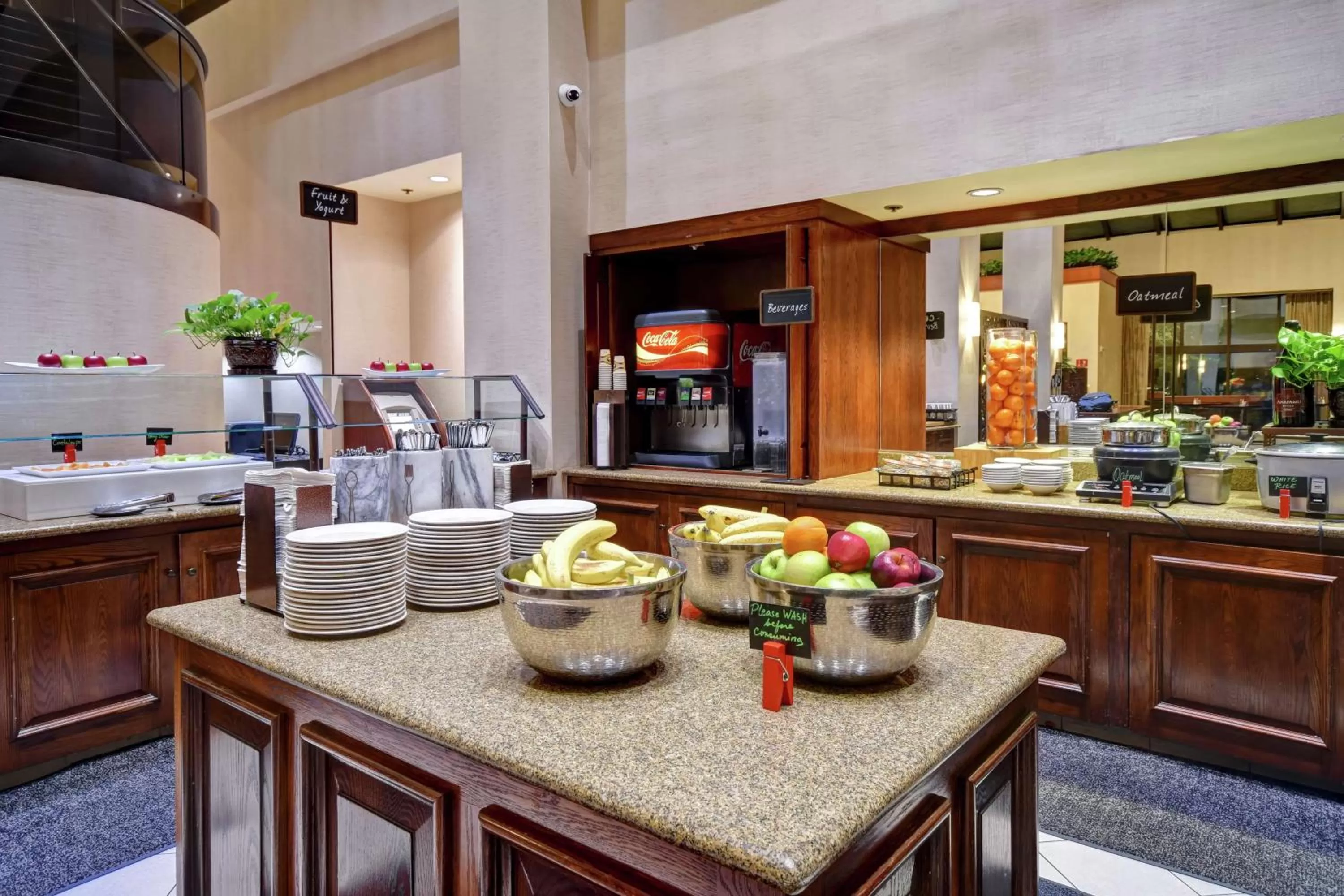 Food and drinks in Embassy Suites by Hilton Santa Clara Silicon Valley