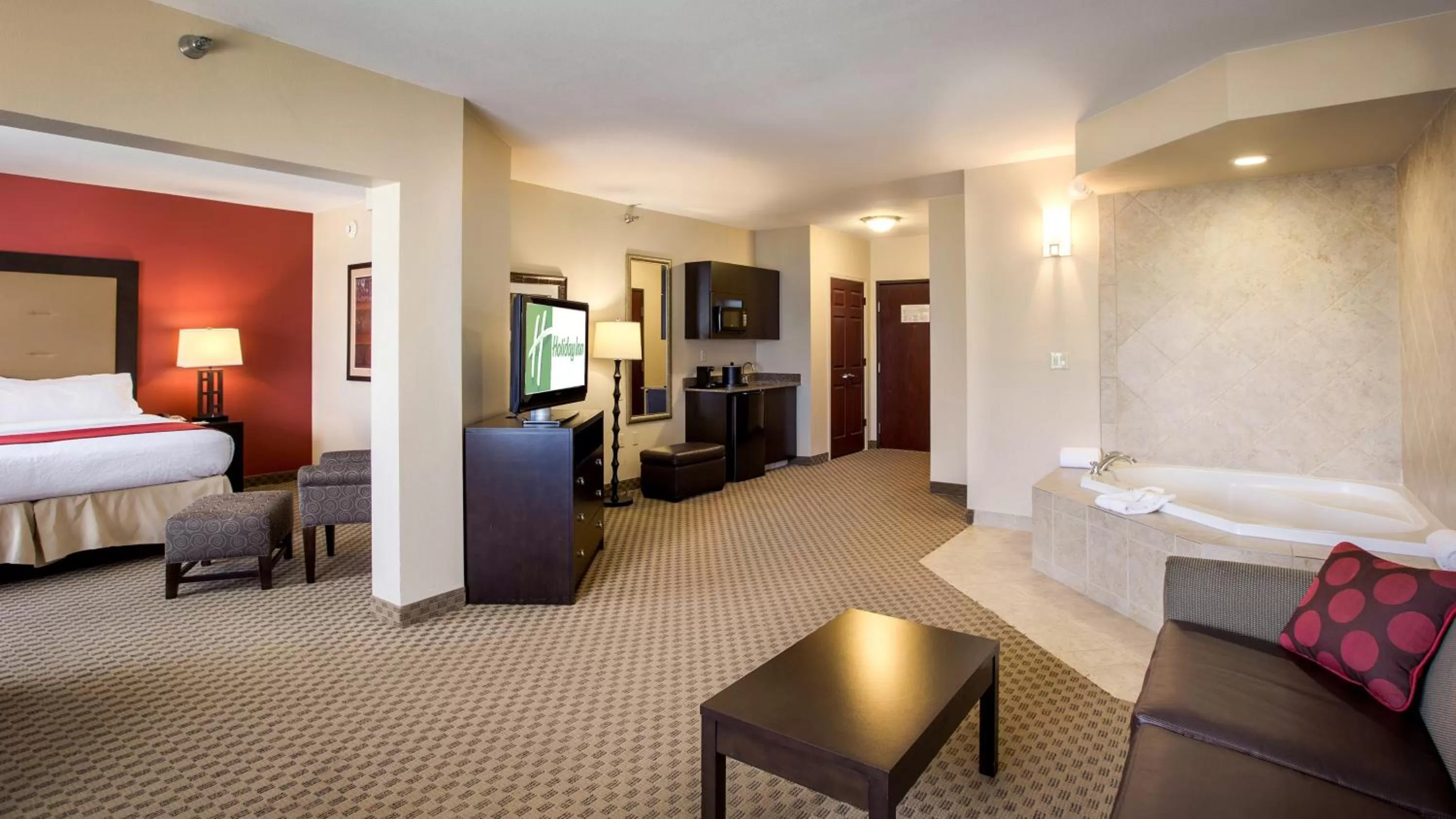 King Suite with Spa Bath in Holiday Inn Oklahoma City Airport, an IHG Hotel
