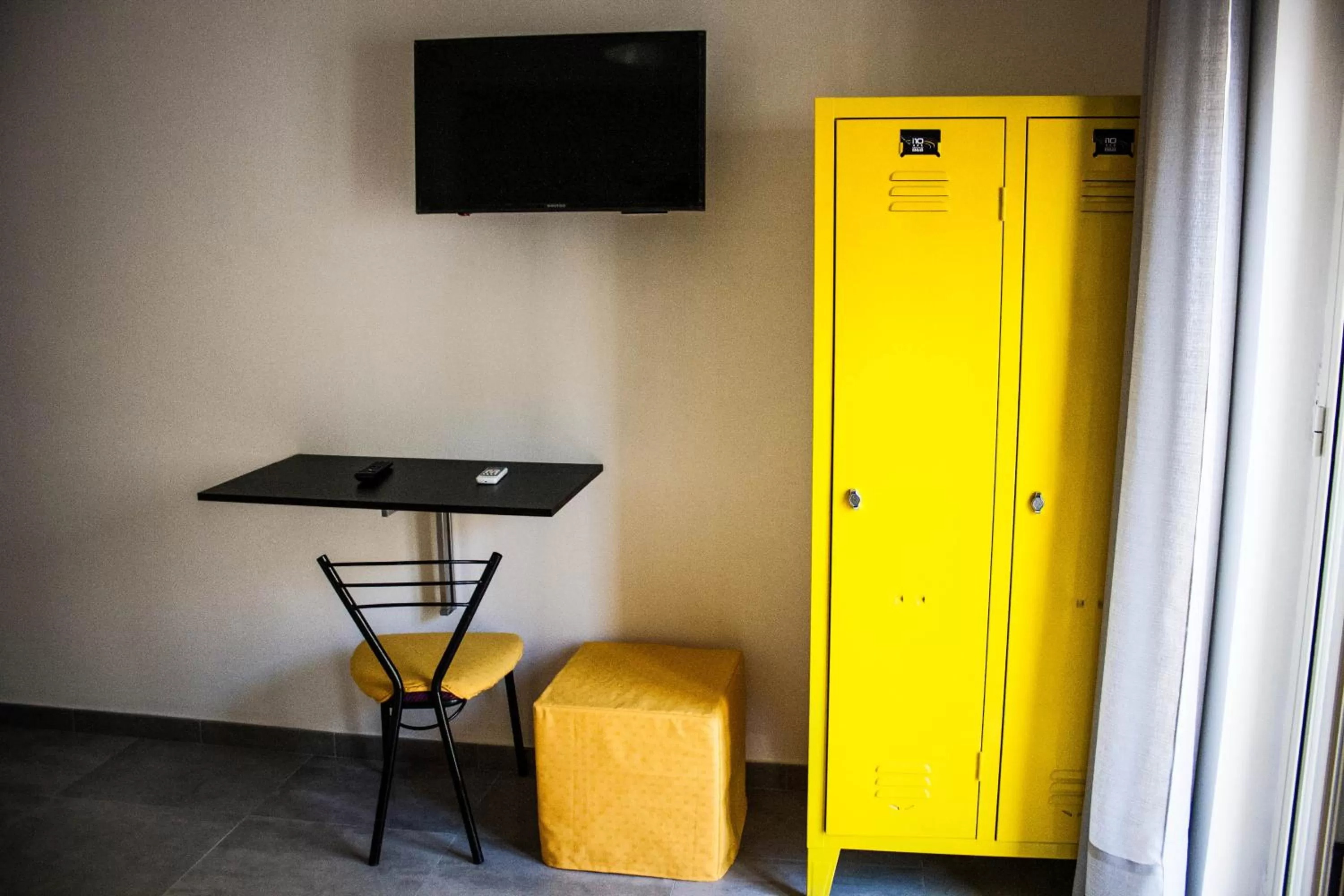 TV and multimedia, TV/Entertainment Center in Interno 10