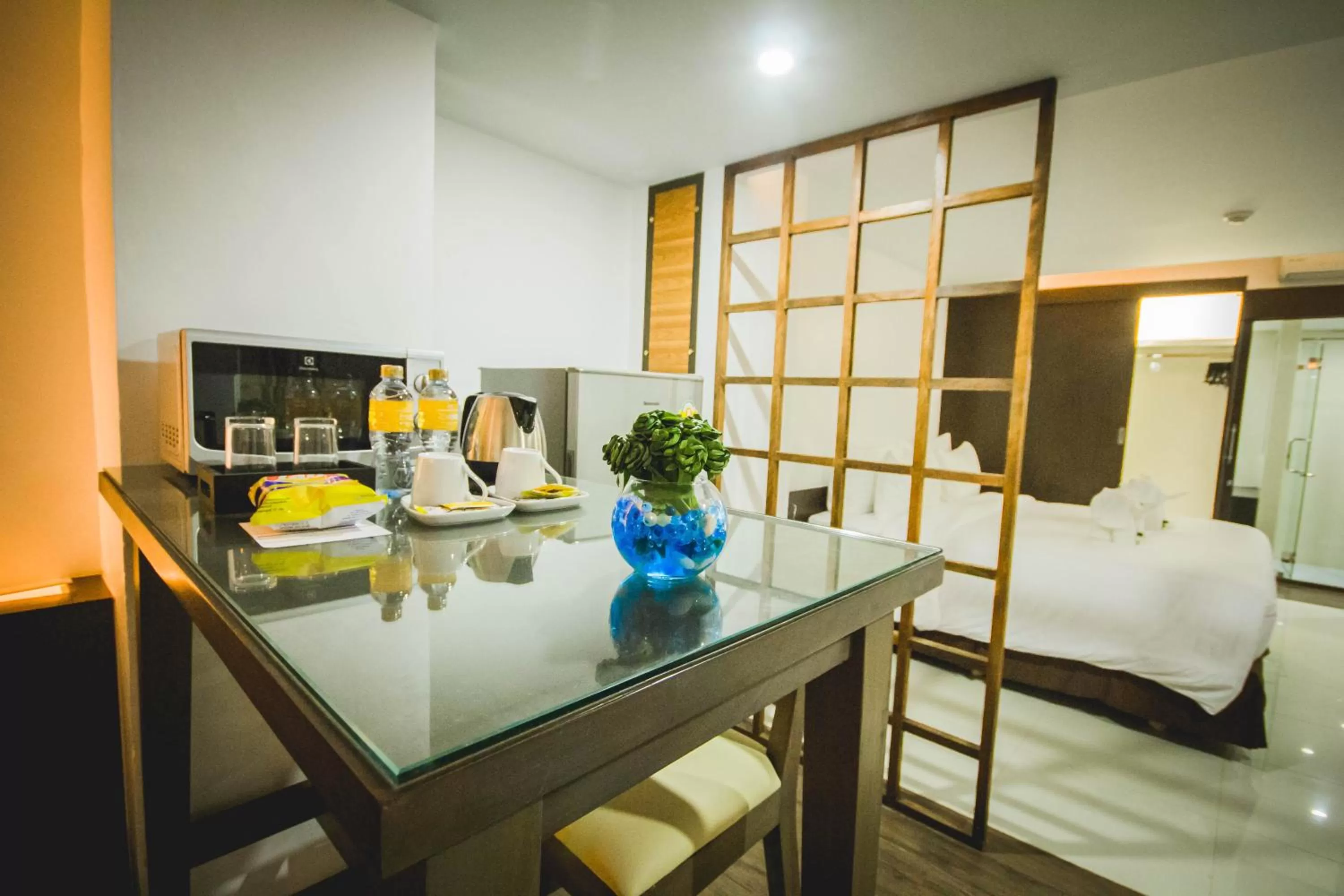 Dining area, Bed in The Gallery At Koh Chang