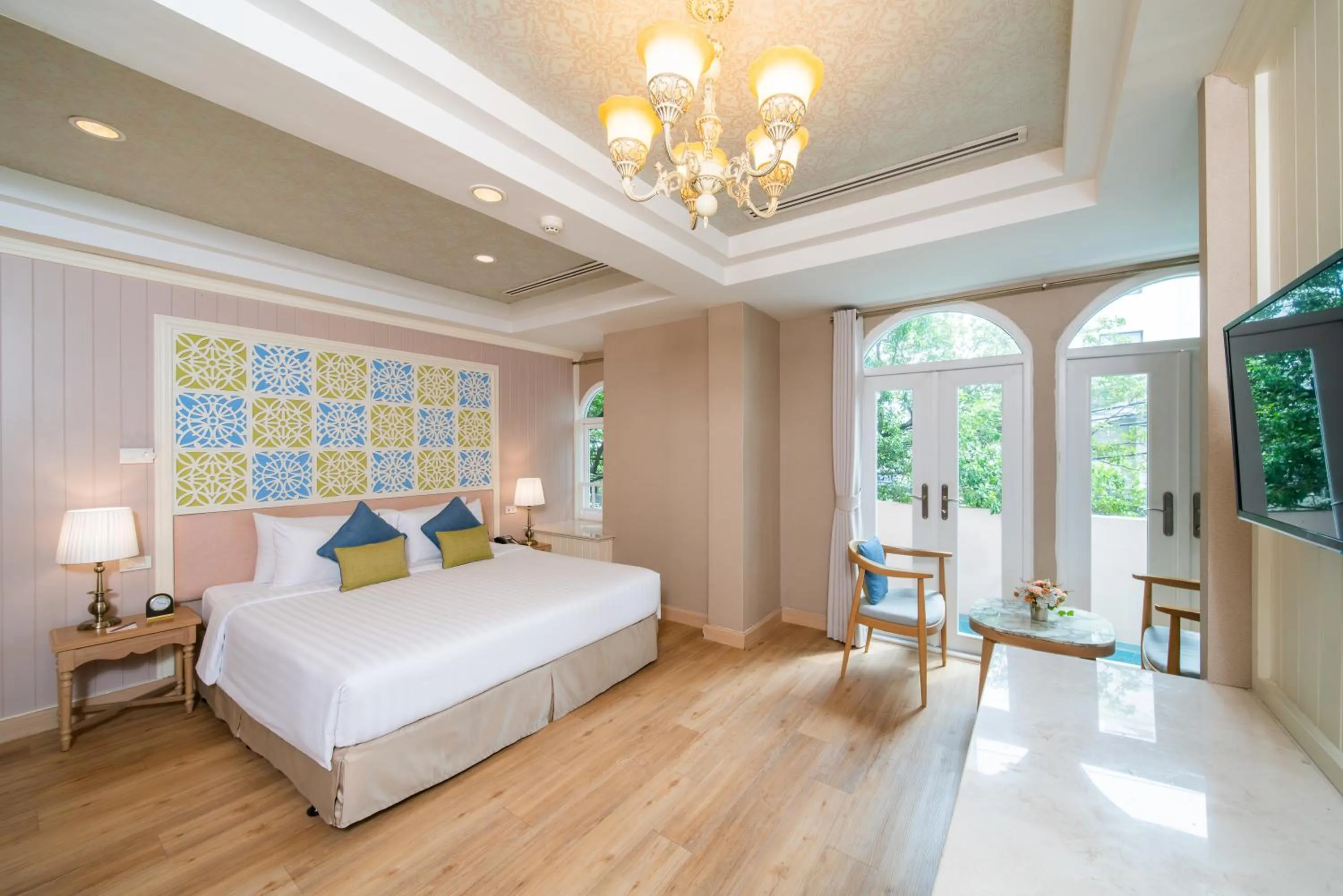 Photo of the whole room, Bed in La Petite Salil Sukhumvit 8