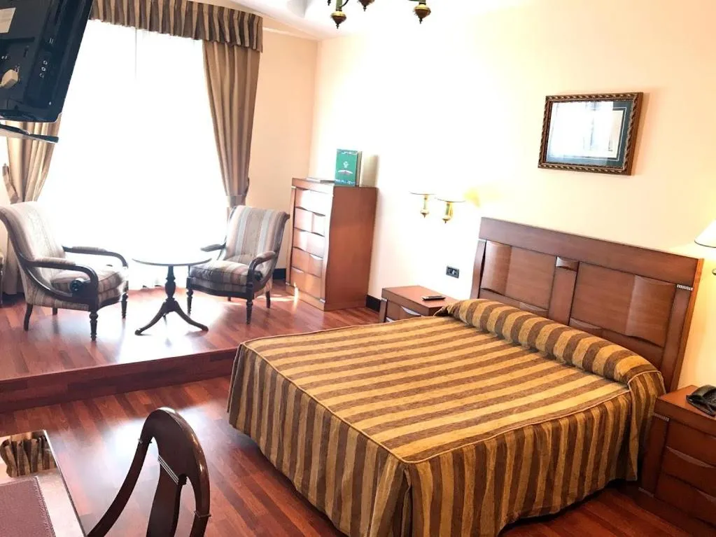 Decorative detail, Bed in Hotel Begoña Park