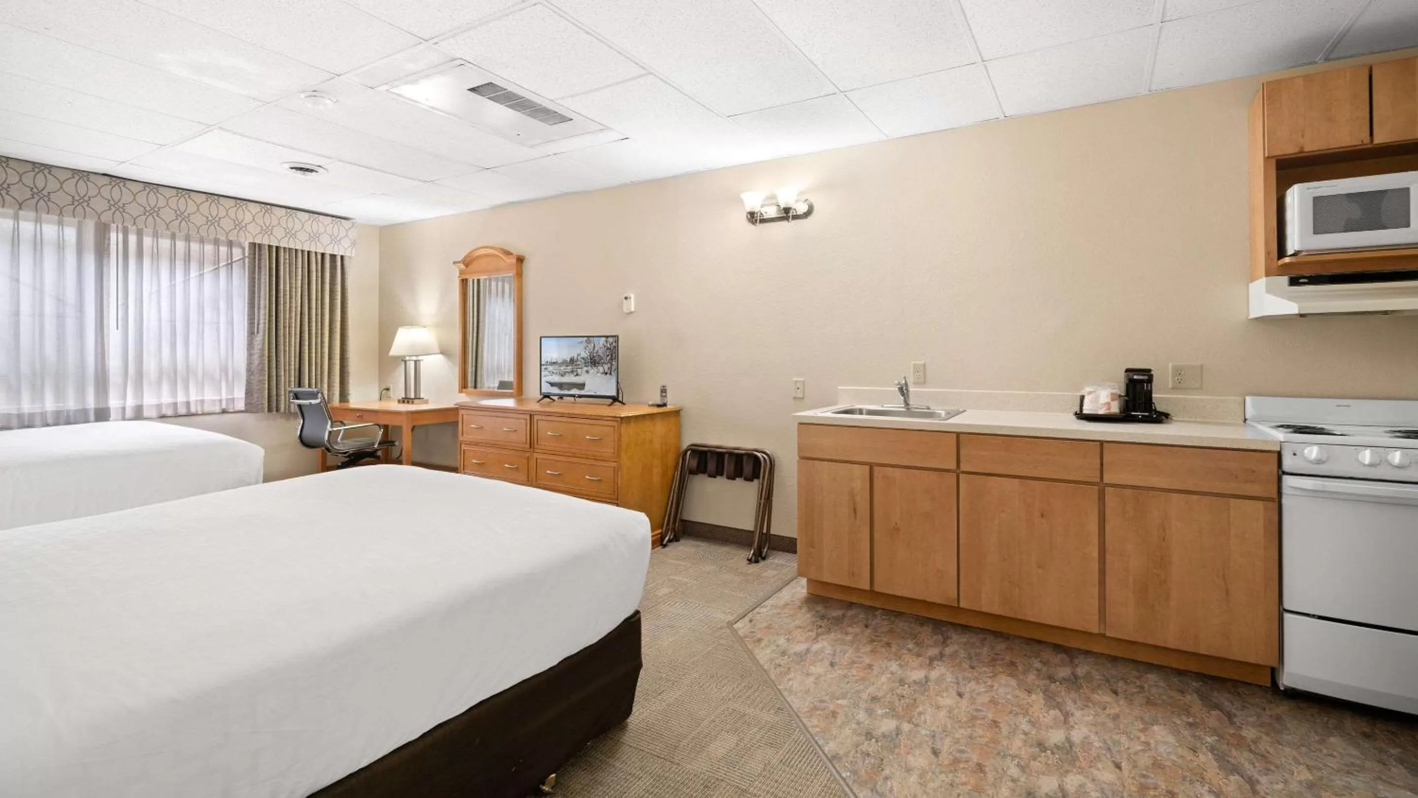 Bedroom, Bed in Clarion Hotel & Suites Fairbanks near Ft Wainwright