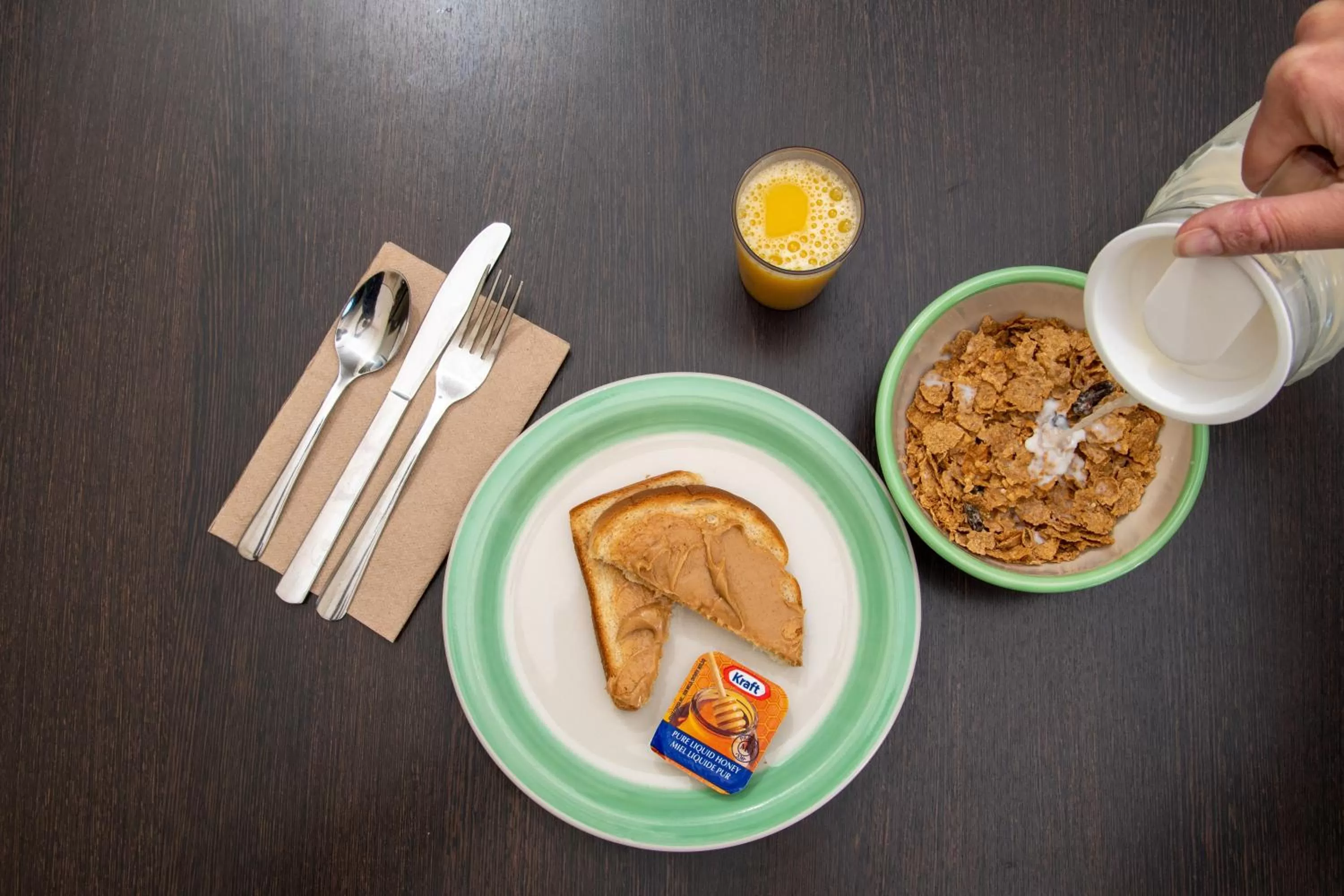 Continental breakfast in Home Inn & Suites Regina East