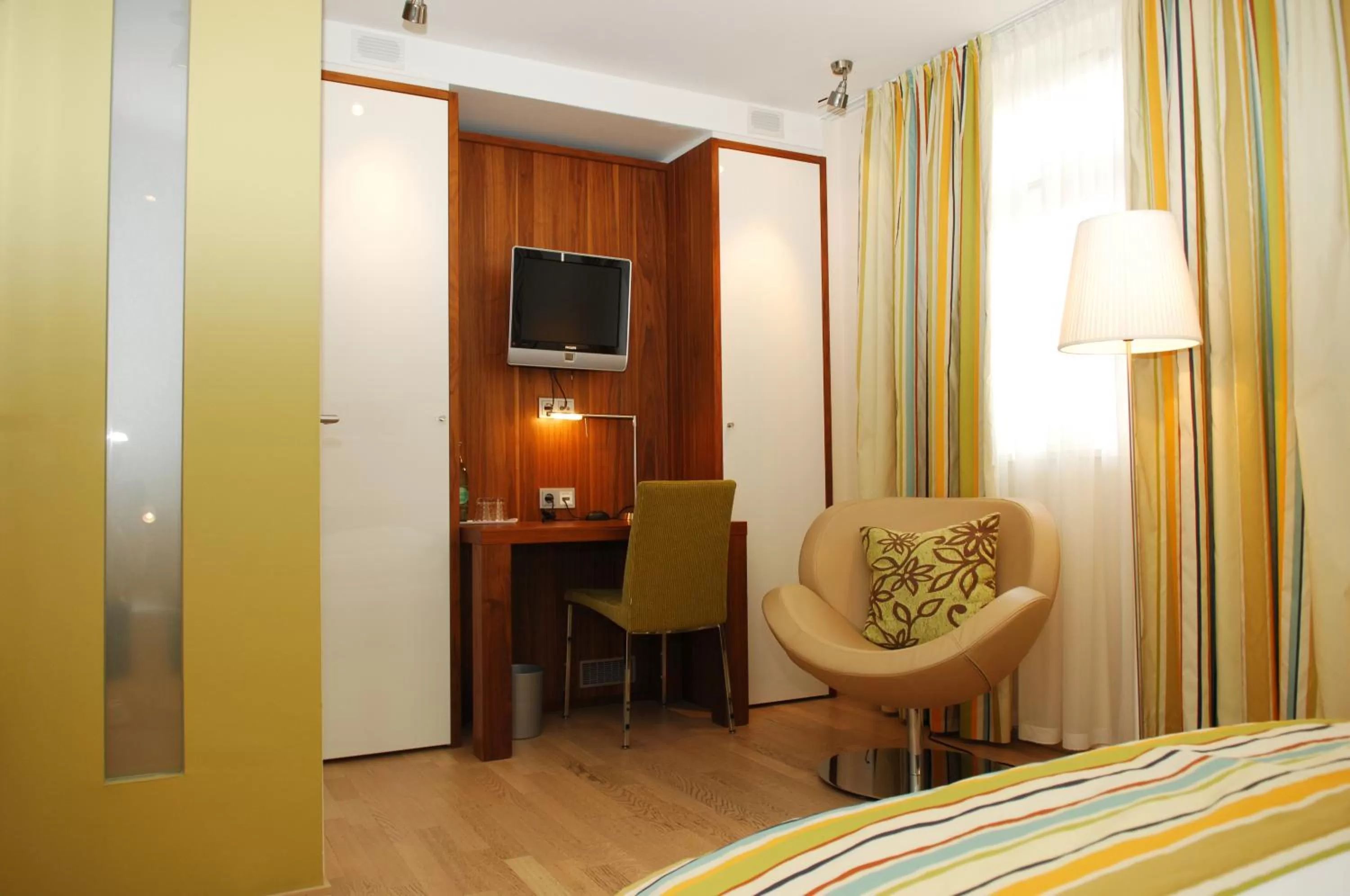 Photo of the whole room, Bed in Das Spritzenhaus