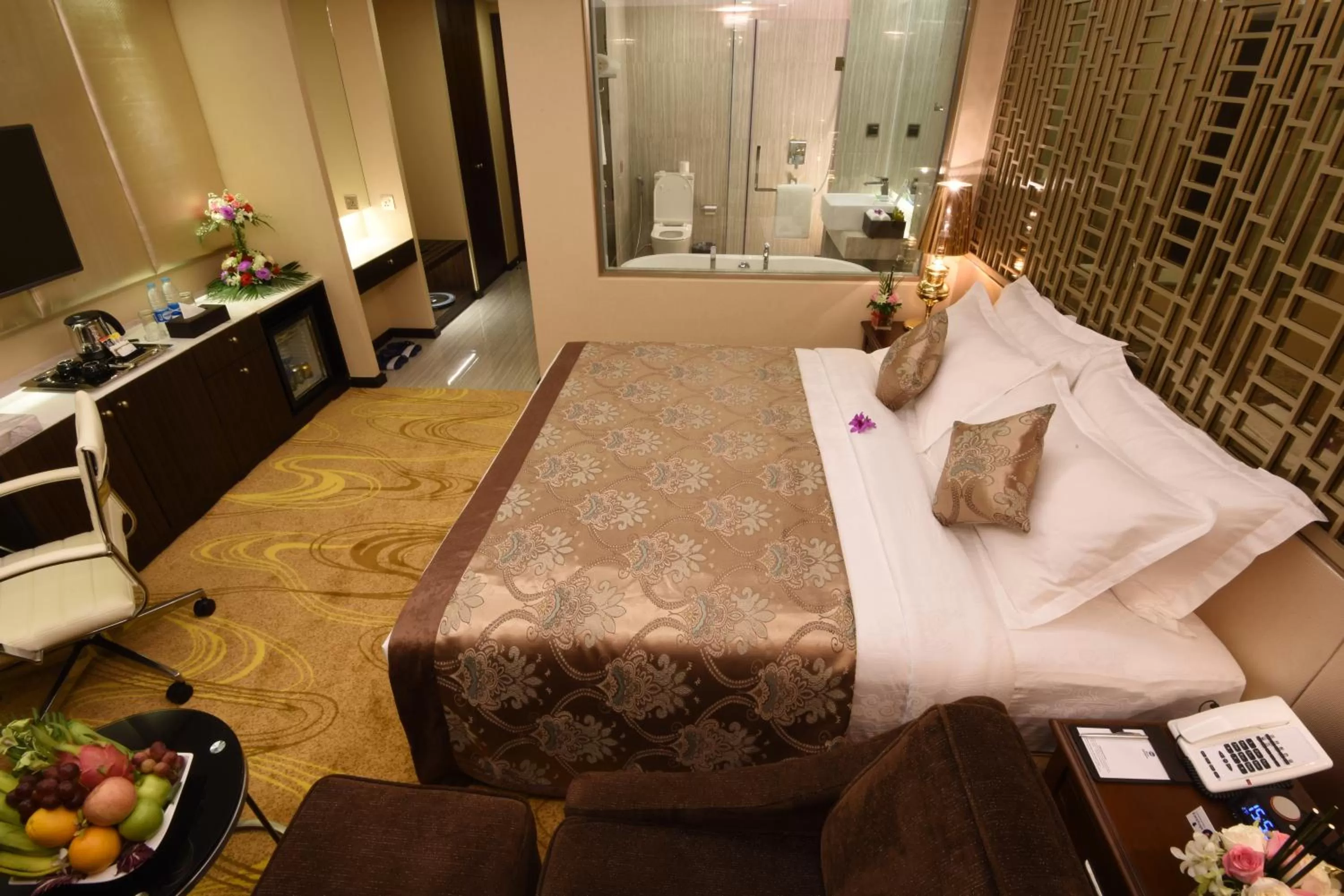 Toilet in Best Western Chinatown Hotel