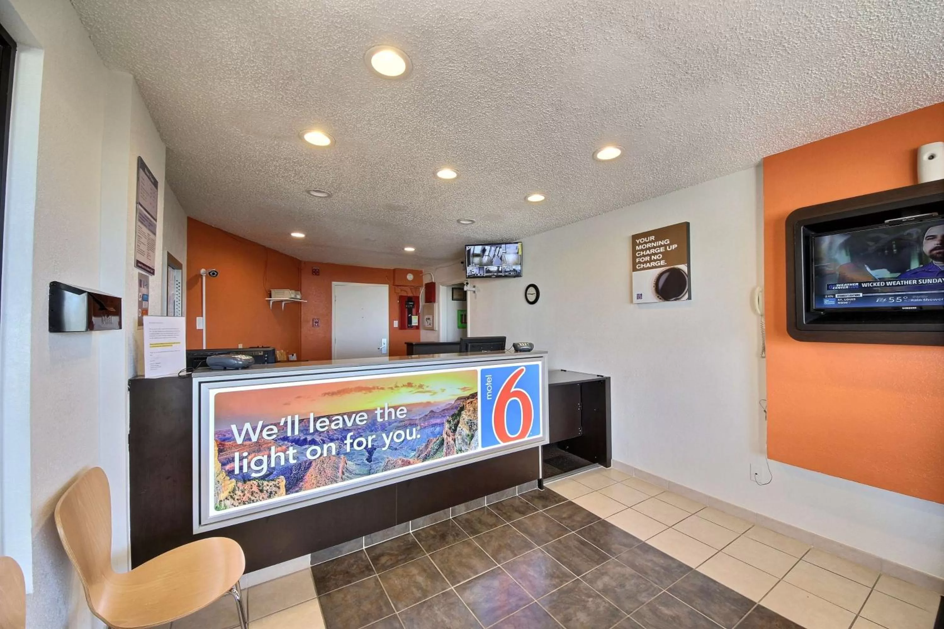 Lobby or reception in Motel 6-Laredo, TX - North I-35