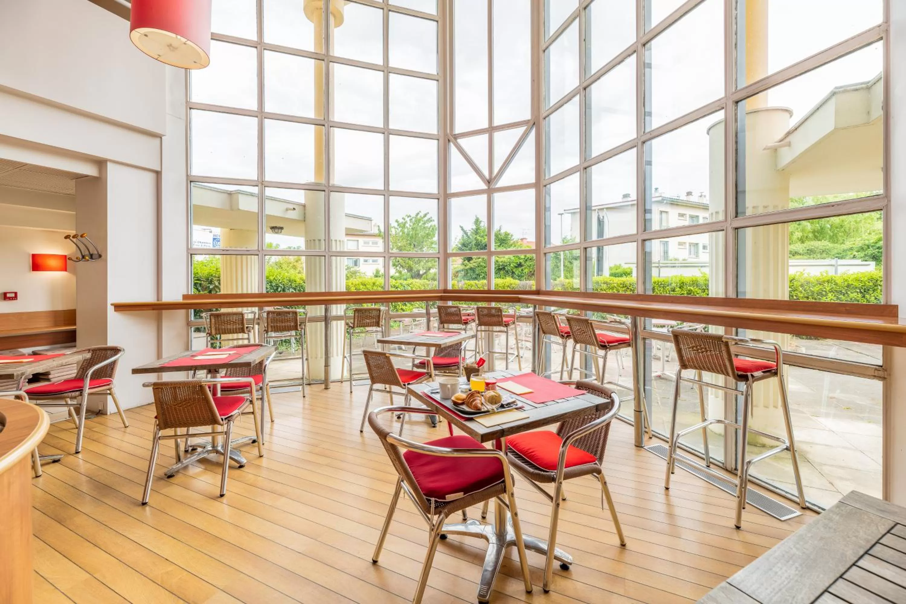 Buffet breakfast in B&B HOTEL Lyon Eurexpo Bron