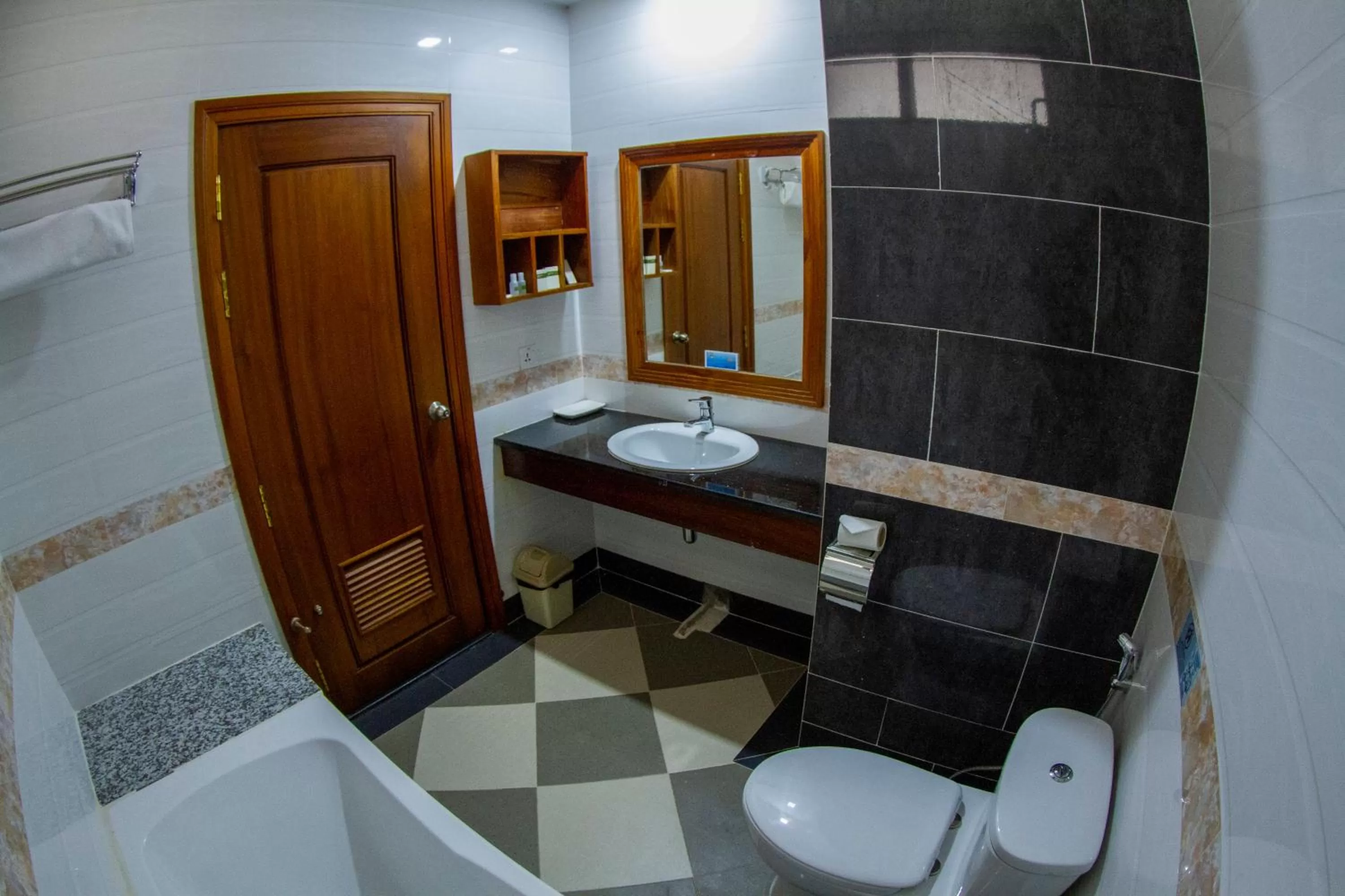 Bathroom in Kampong Thom Palace Hotel