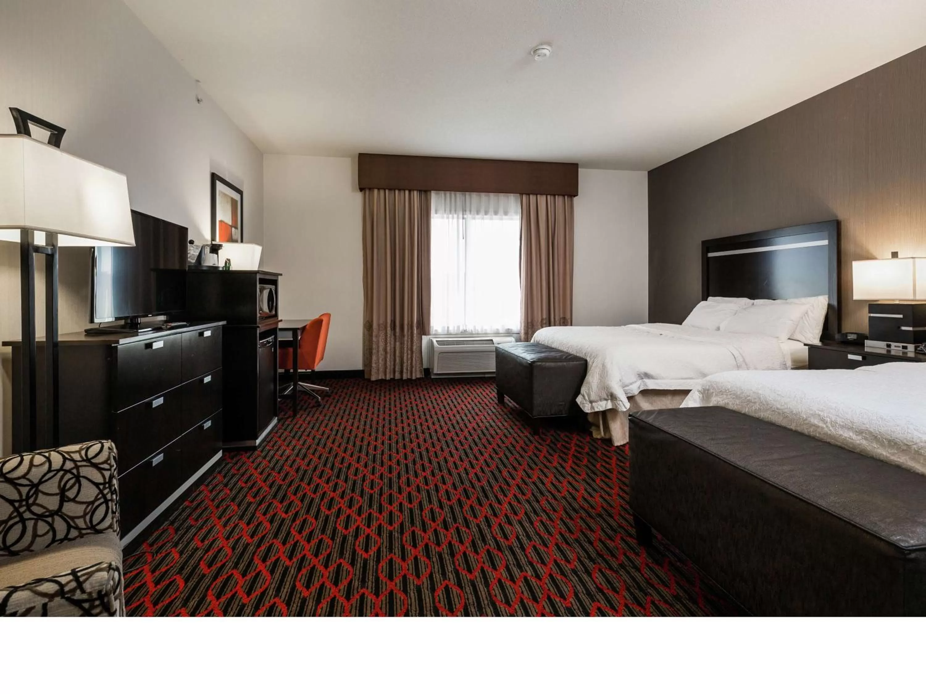 Bedroom, Bed in Hampton Inn & Suites by Hilton Lethbridge