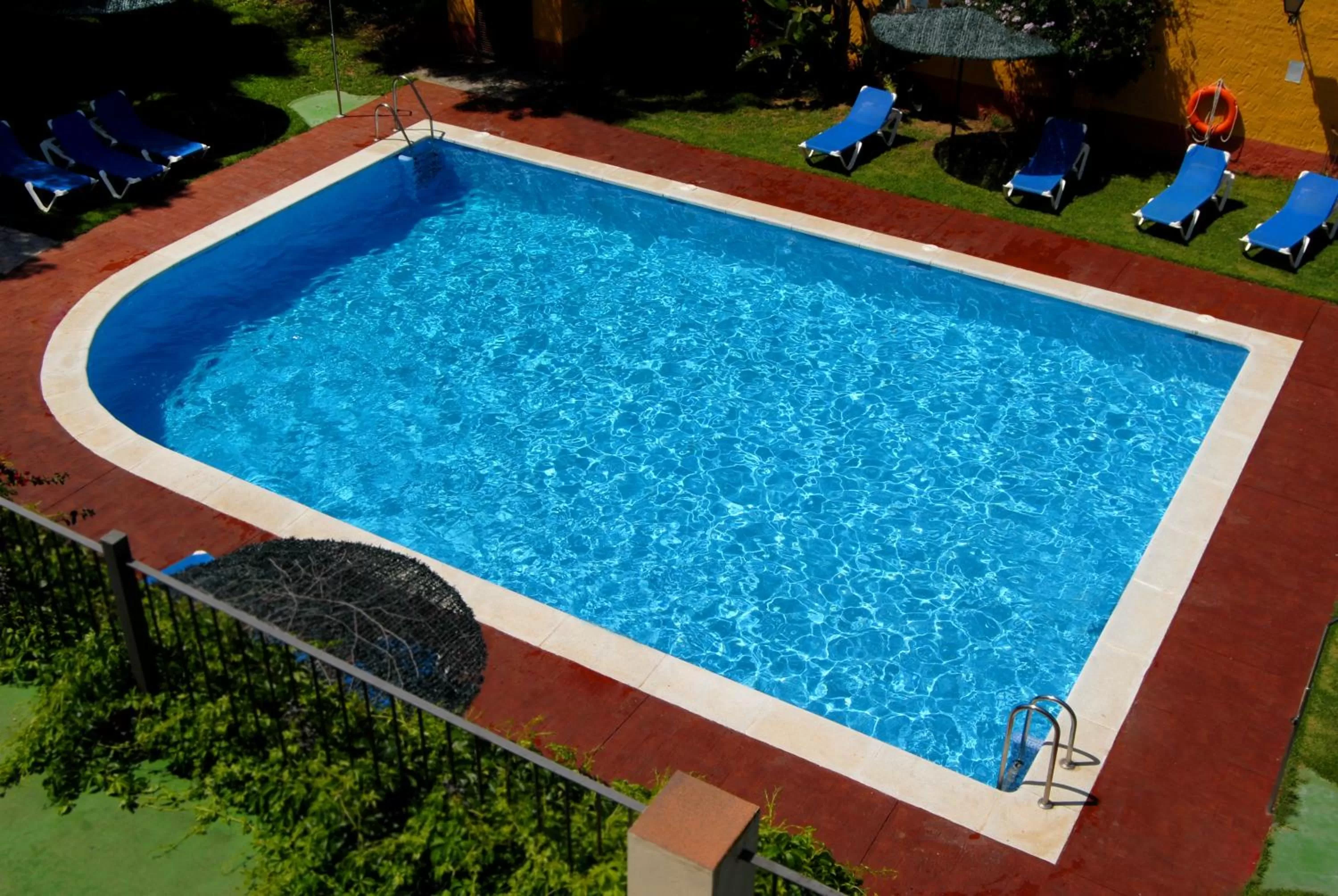 Swimming pool in Hotel Pinomar