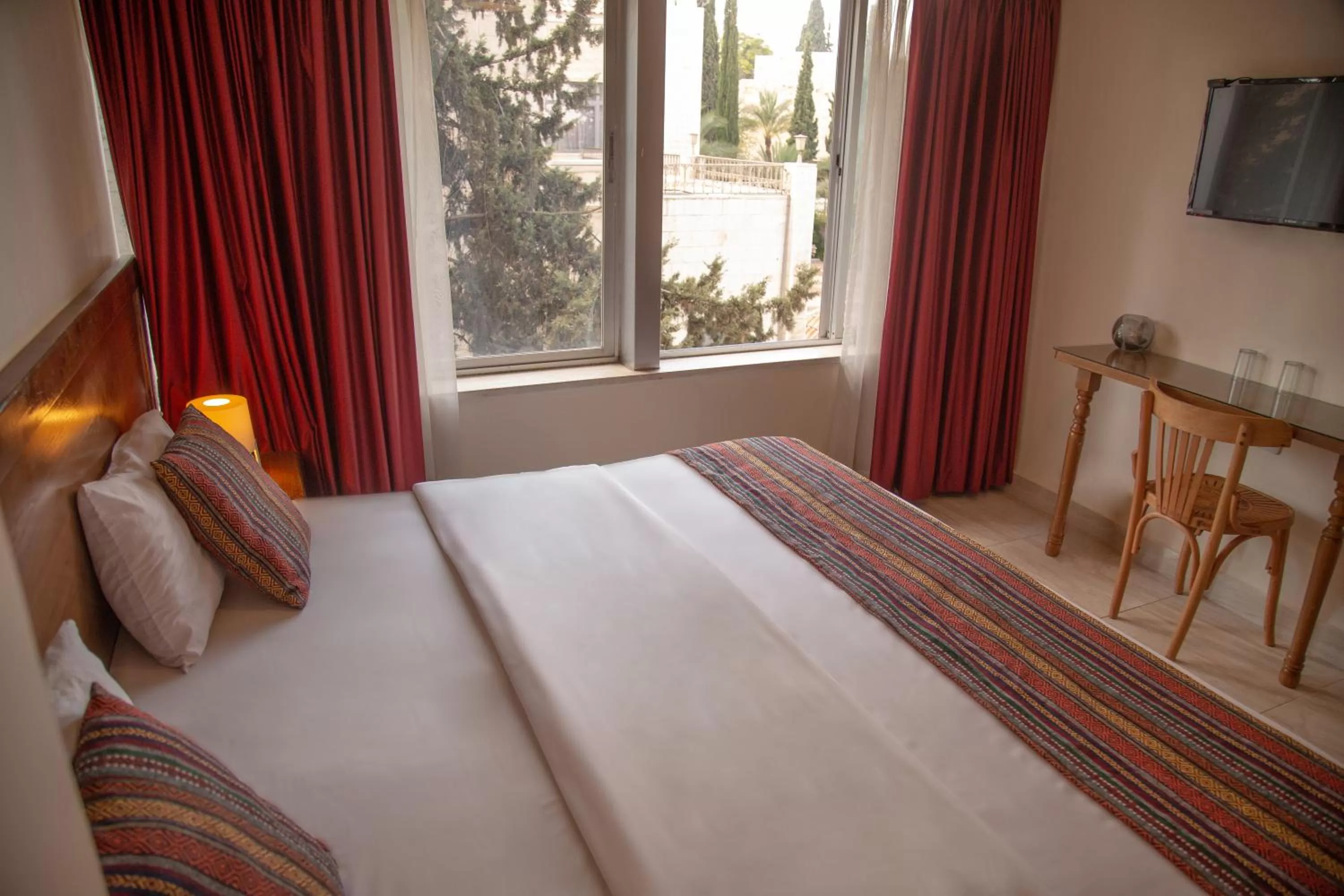 Bedroom, Bed in Antika Amman Hotel