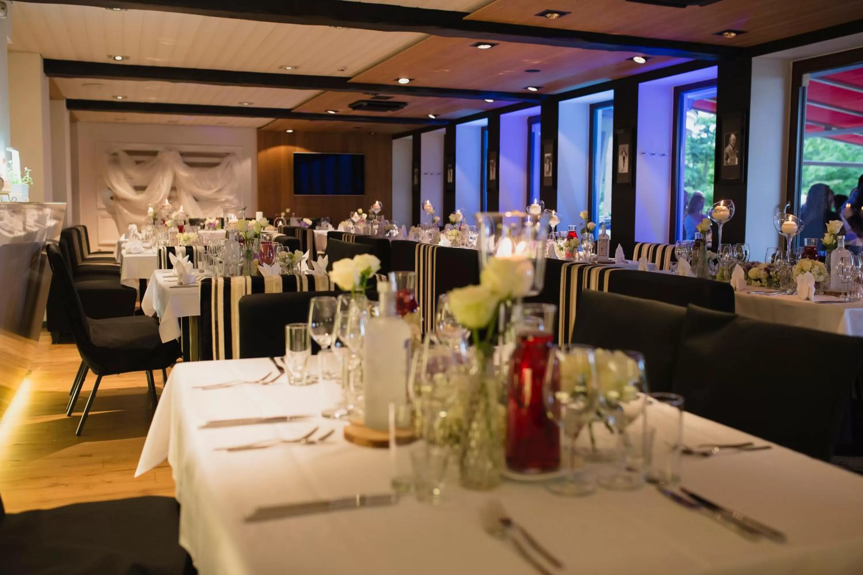 Restaurant/places to eat in GMP Clubhotel Apartments