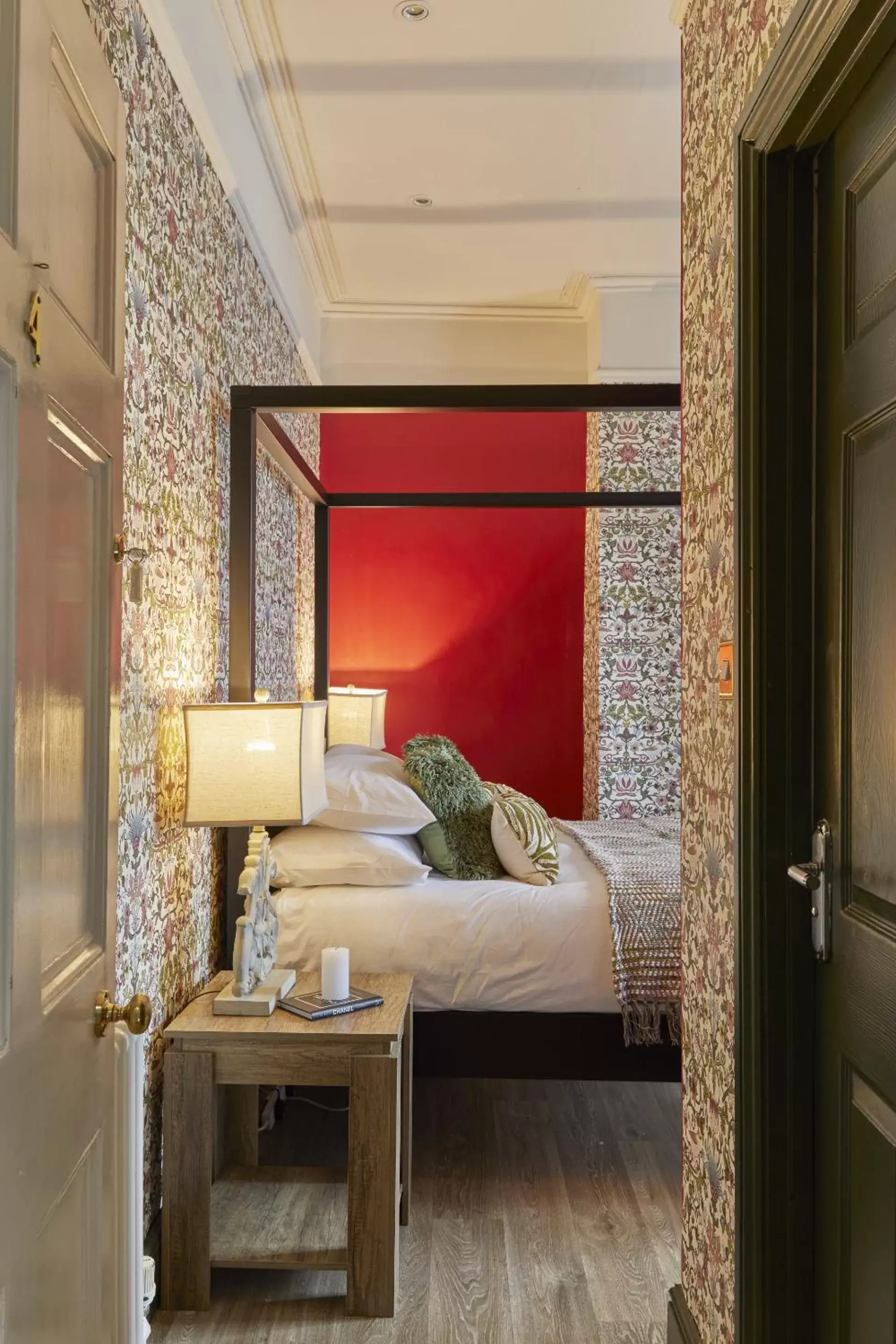 King Room in 81 Promenade Cheltenham King Room in 81 Promenade Cheltenham