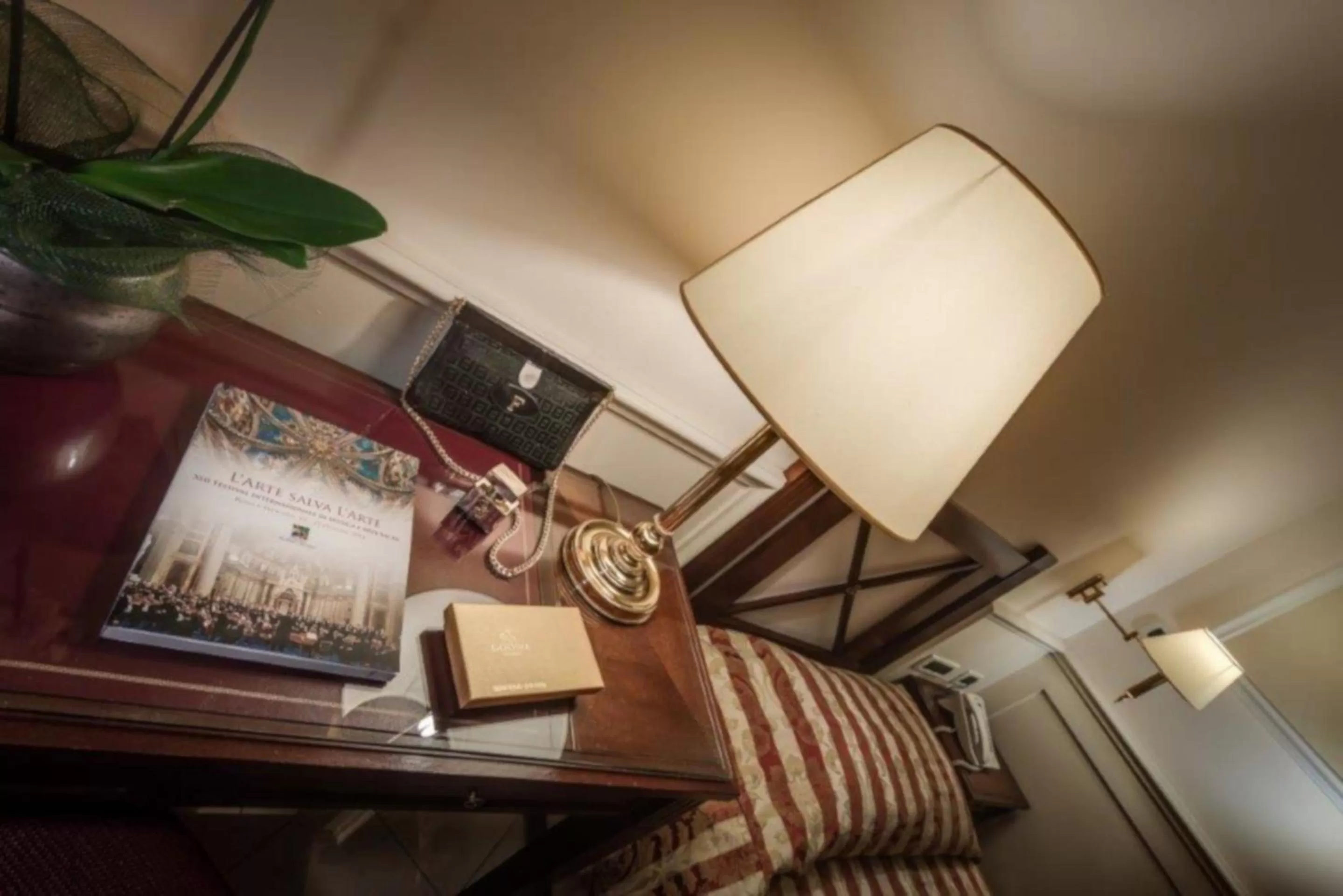 hair dresser in Palazzo Cardinal Cesi