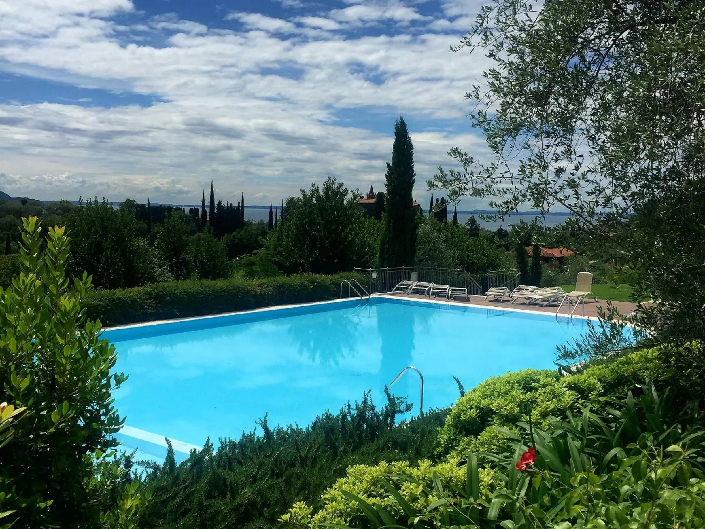 Pool view in Apartments Golf Bogliaco
