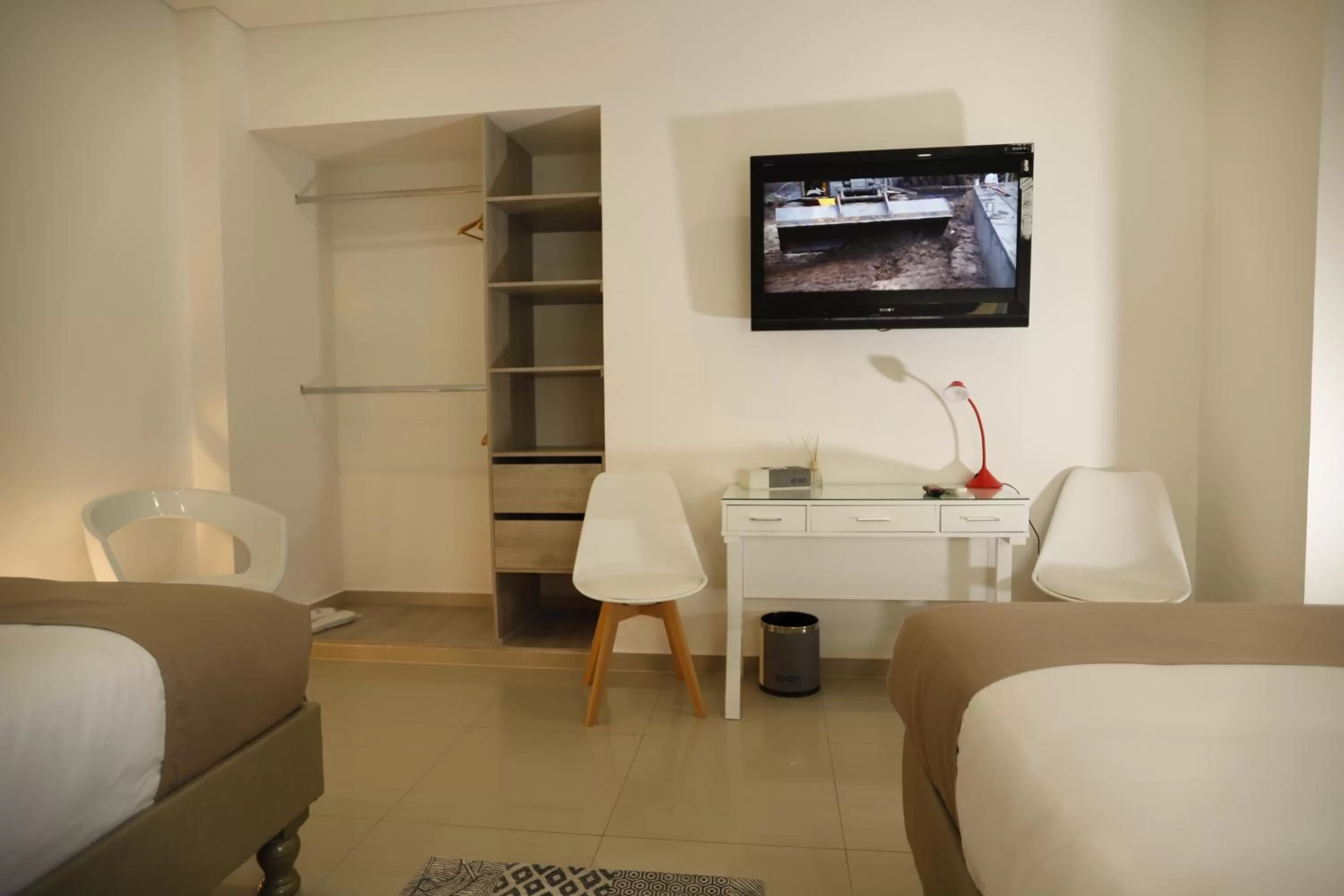 TV/Entertainment Center in ON Hotel Cali