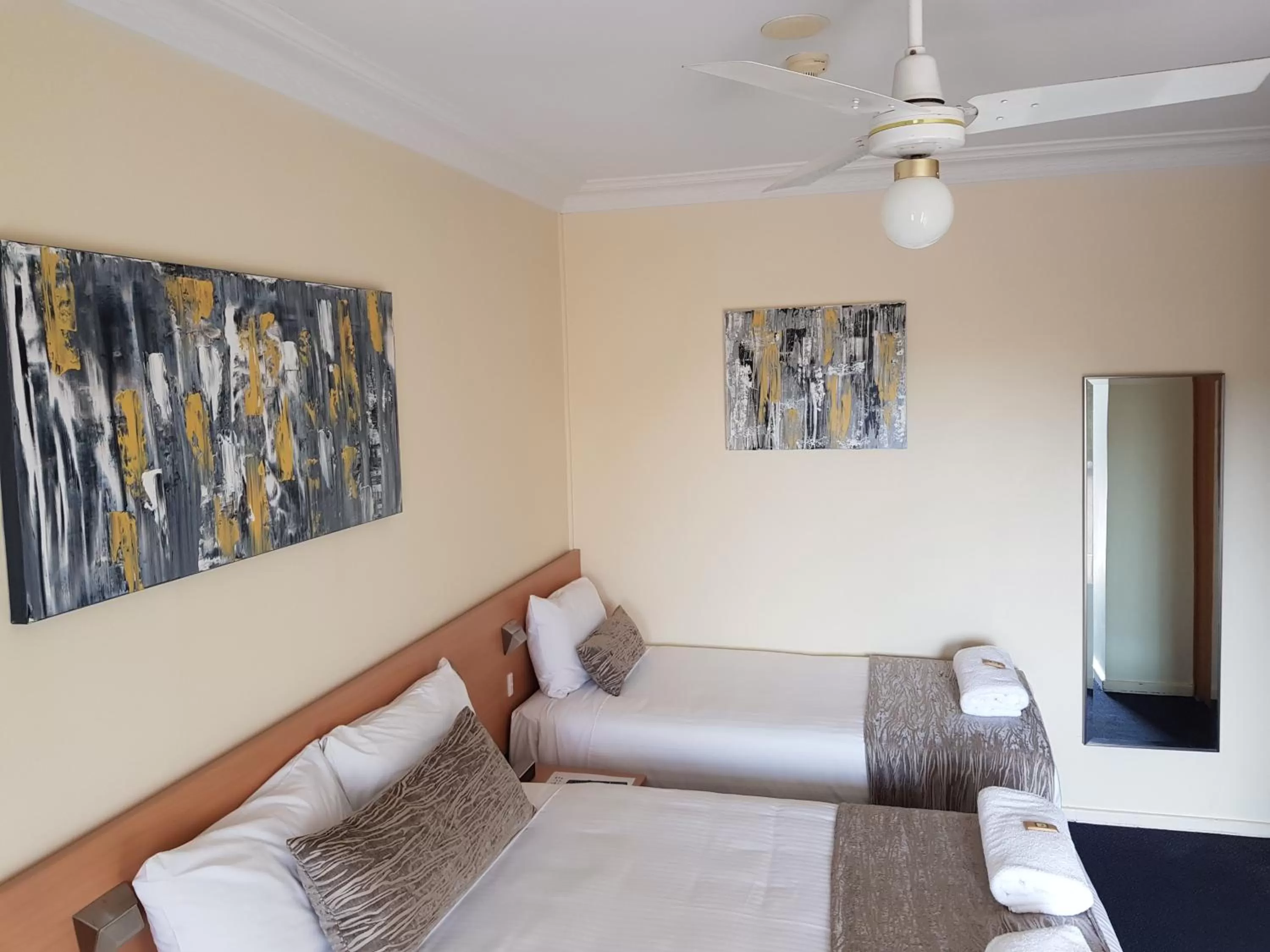 Bedroom, Bed in Maitland City Motel