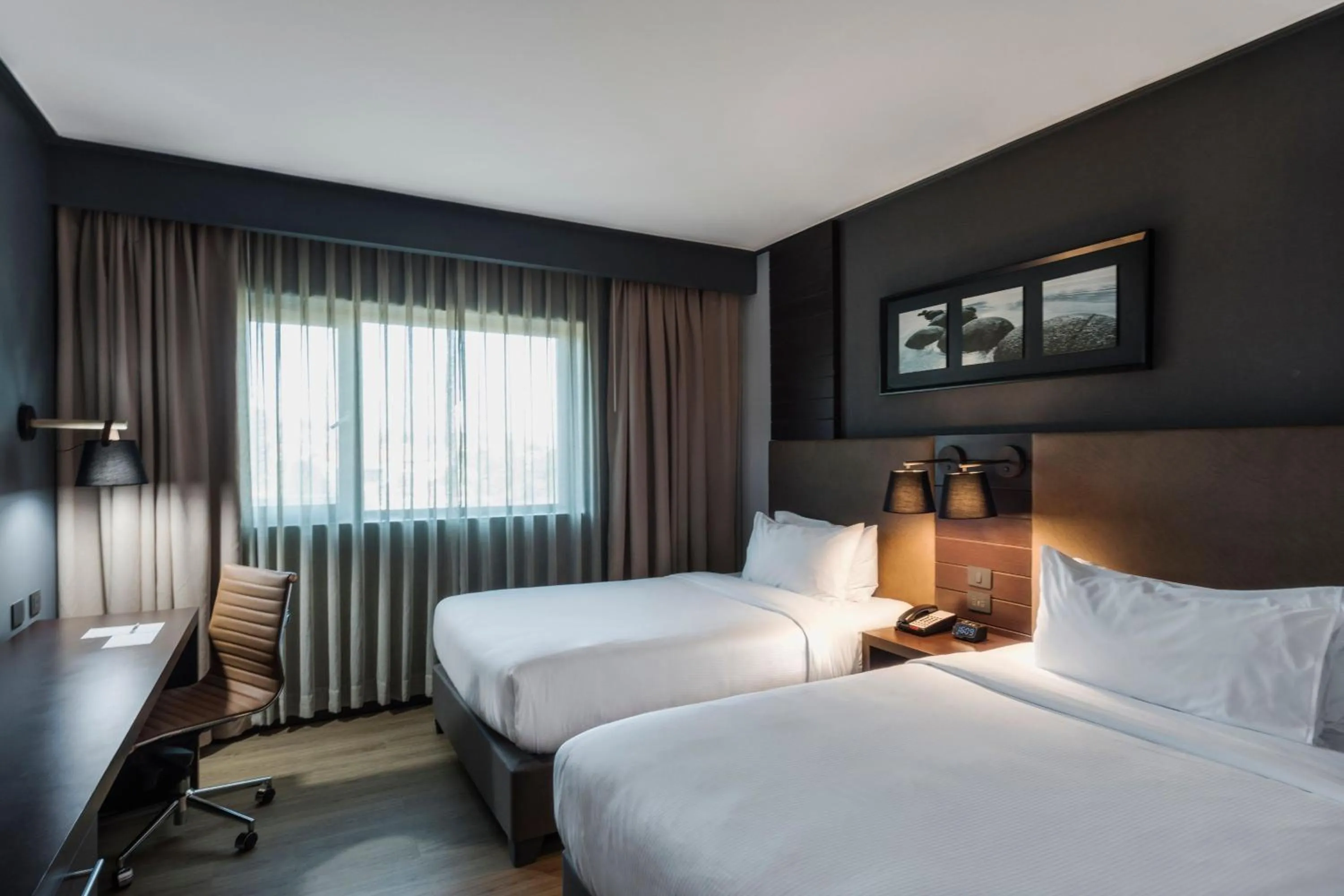 Photo of the whole room, Bed in Courtyard by Marriott Puerto Montt