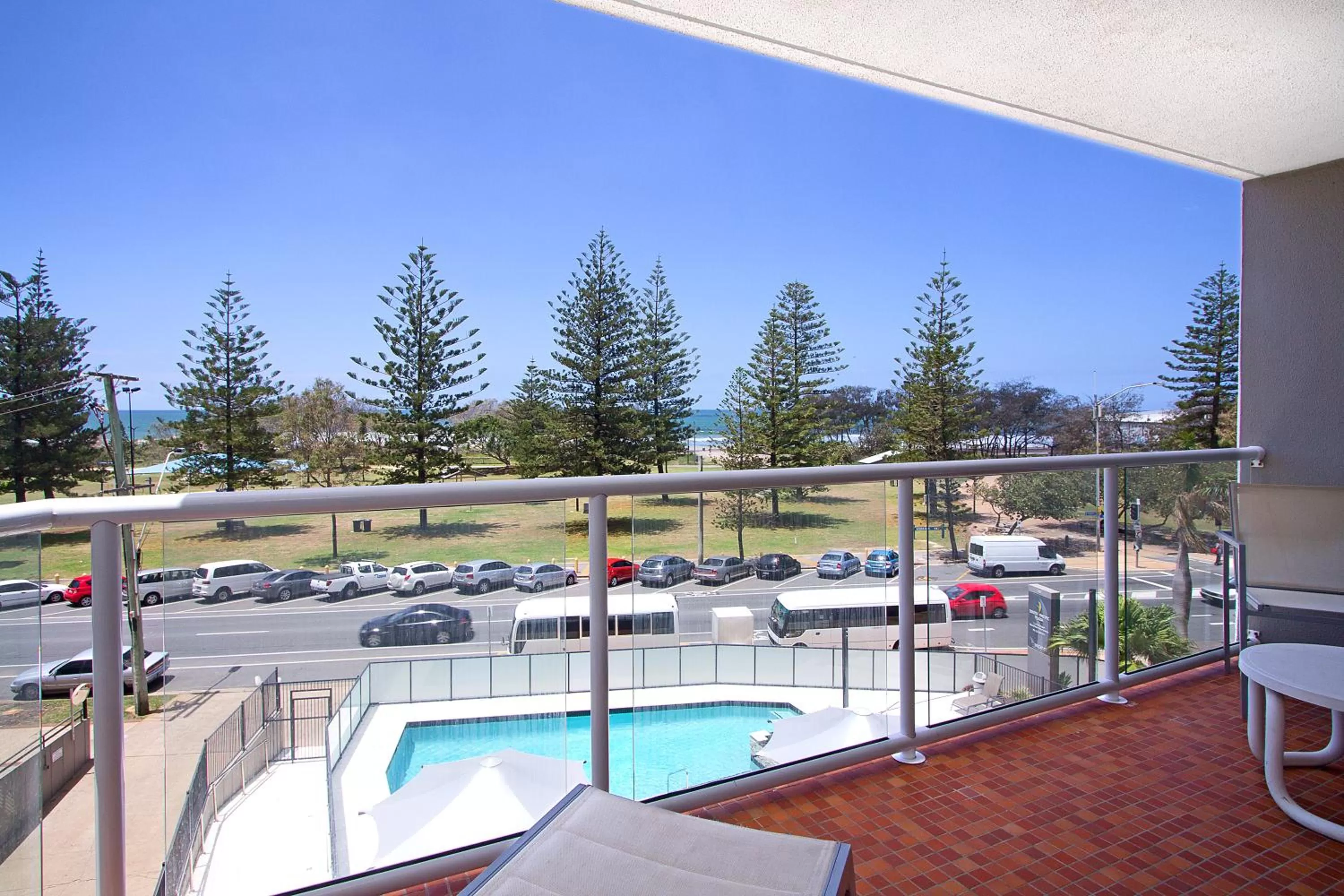 One-Bedroom Apartment in South Pacific Plaza - Official