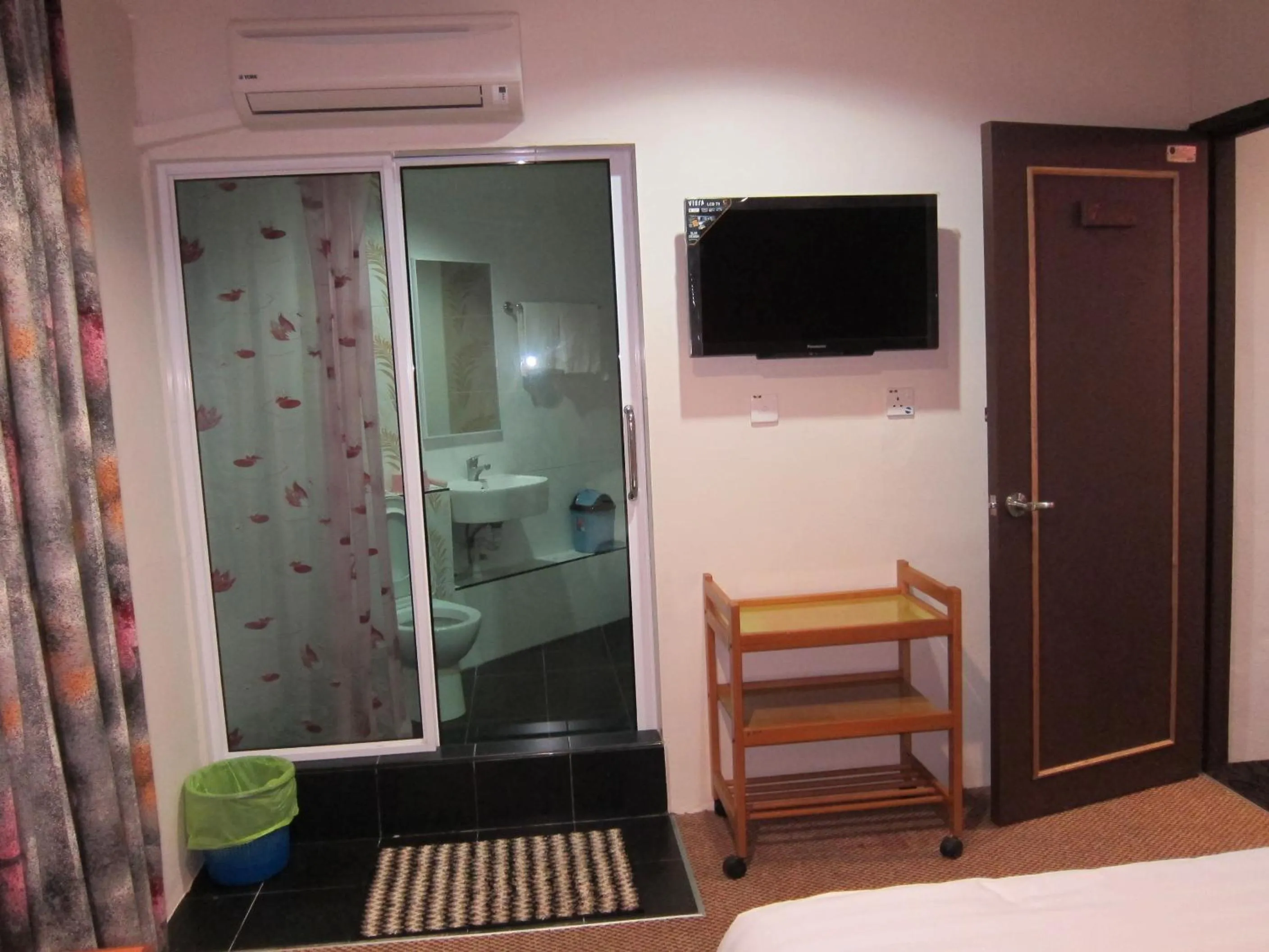 Bathroom in Oriental Inn